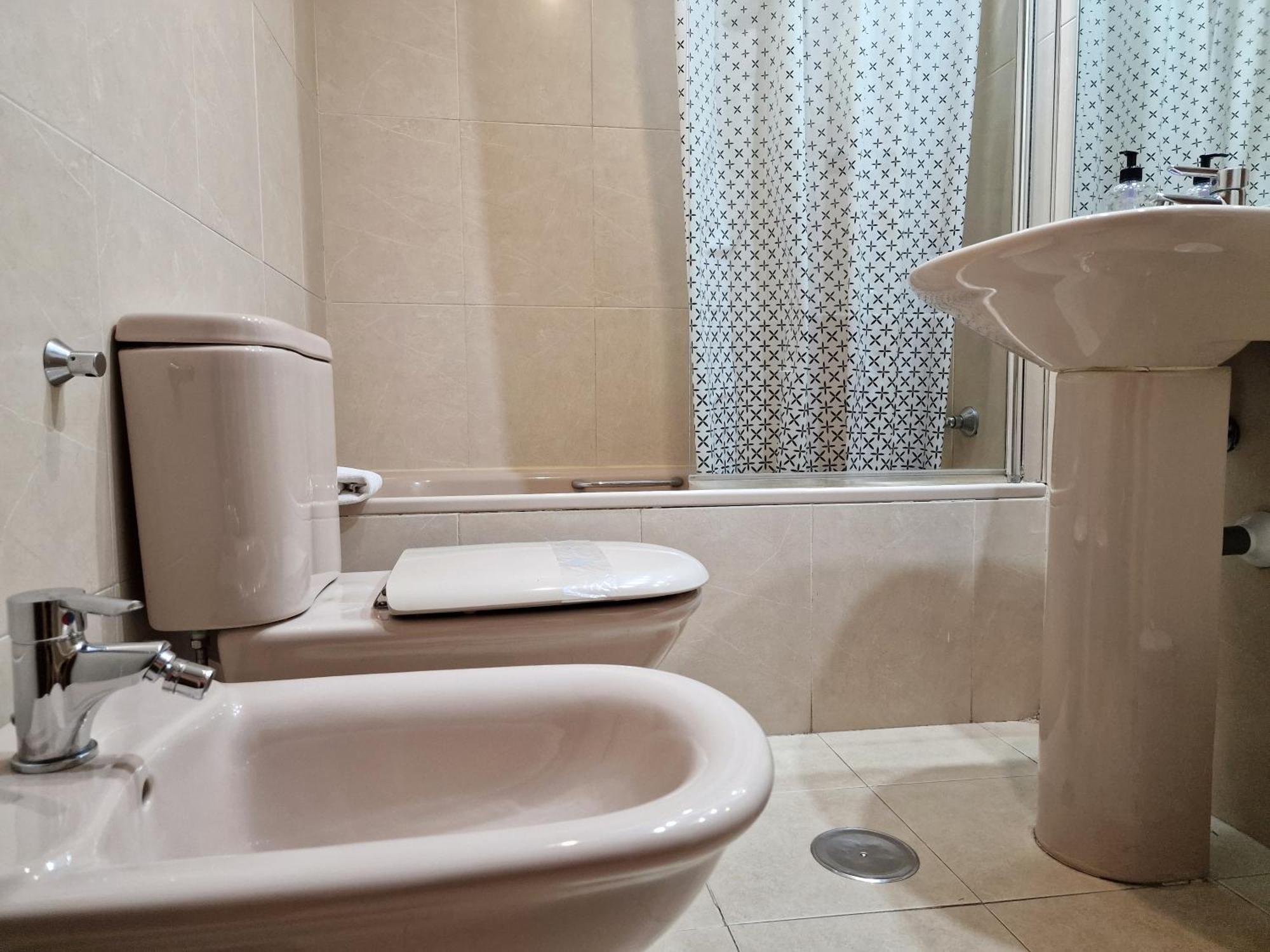 Apartment Samaniego, Piscina Y Garaje Junto Civitas Metropolitano Y Aeropuerto