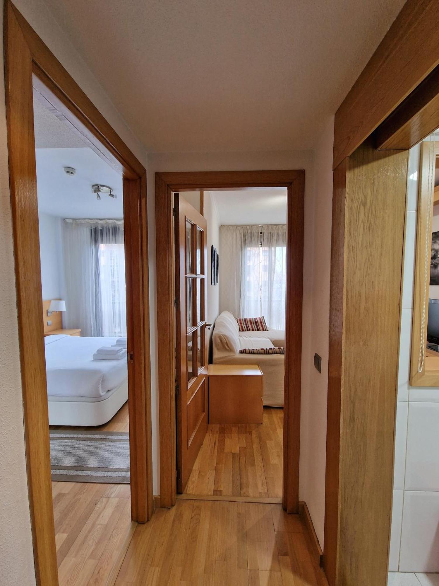 Samaniego, Piscina Y Garaje Junto Civitas Metropolitano Y Aeropuerto Apartment *
