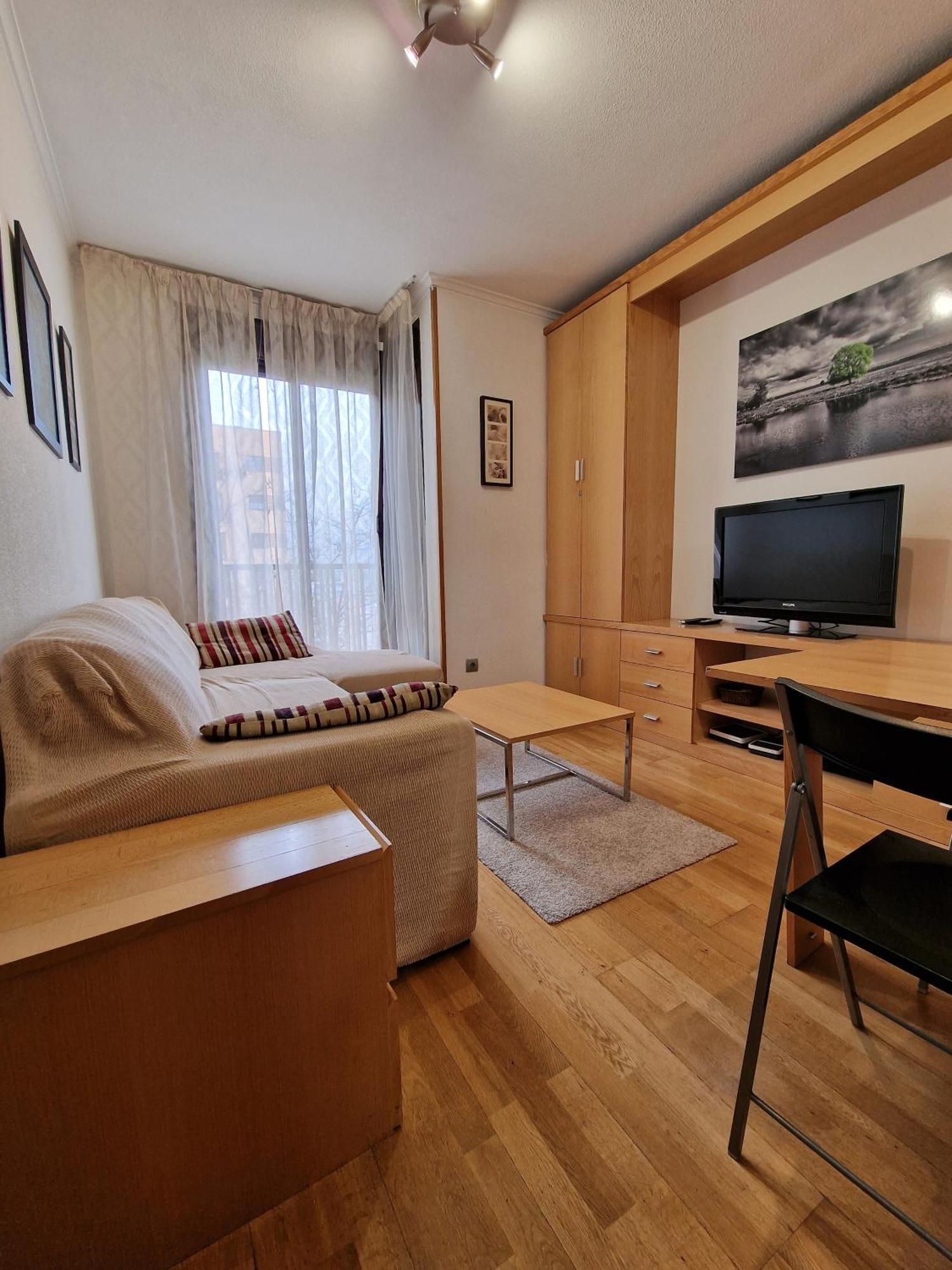 Samaniego, Piscina Y Garaje Junto Civitas Metropolitano Y Aeropuerto * Madrid