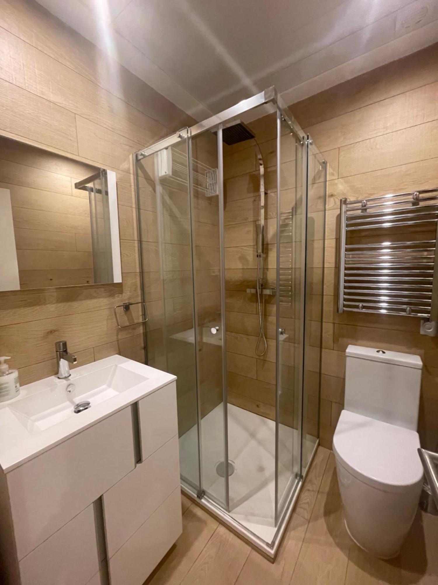 Casa De Huespedes Almirante Apartamento Madri