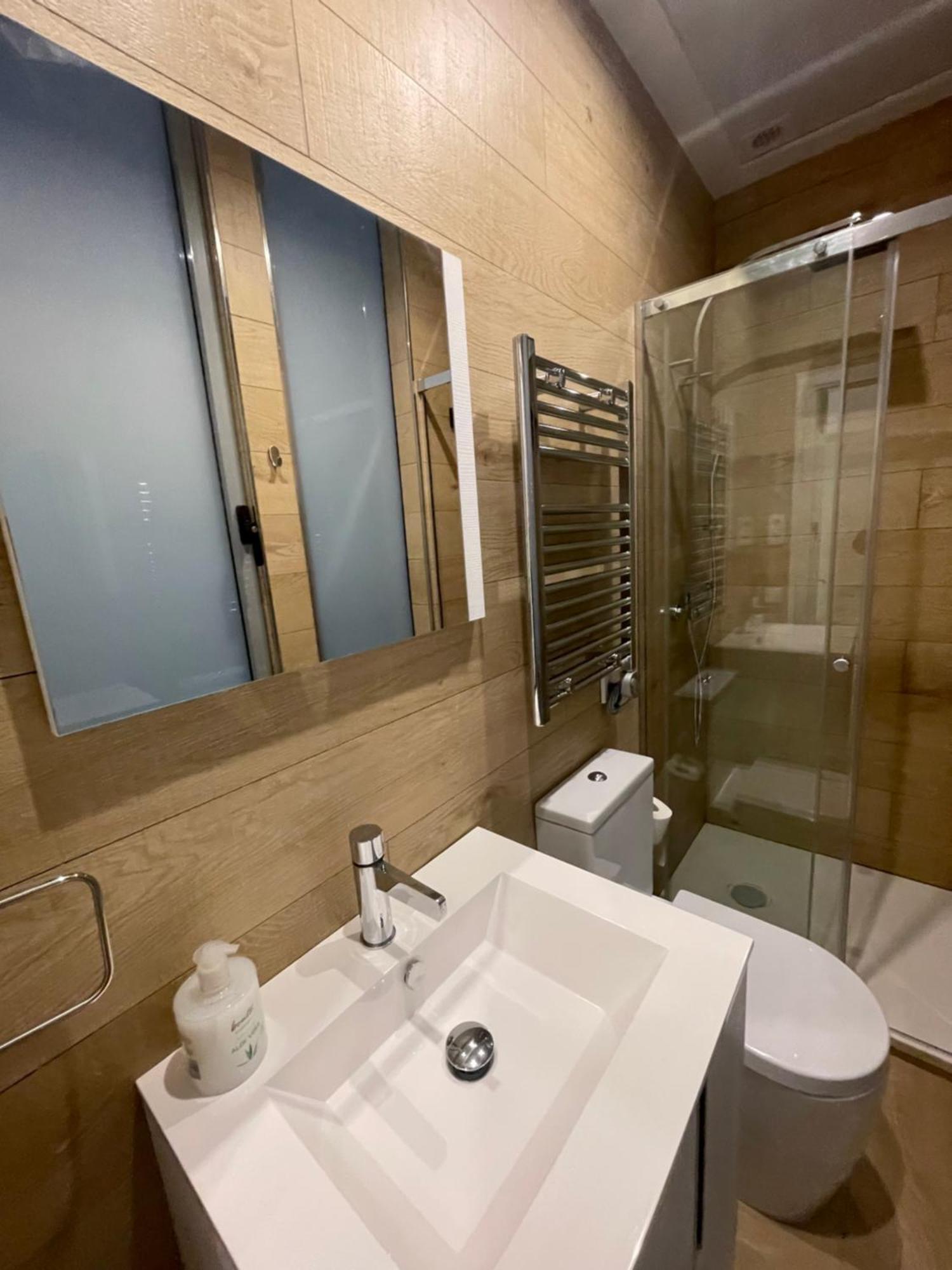 Casa De Huespedes Almirante Apartamento Madri