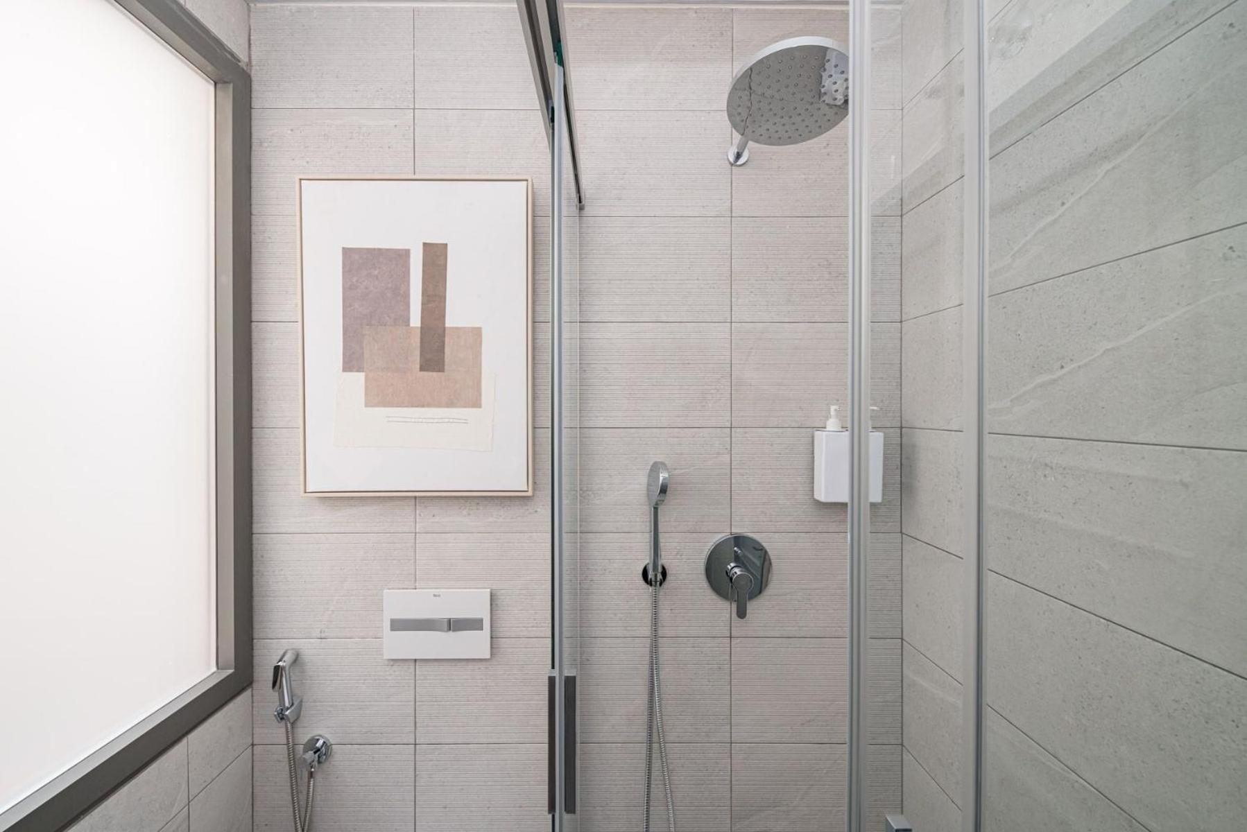 Apartment Centric Creative *