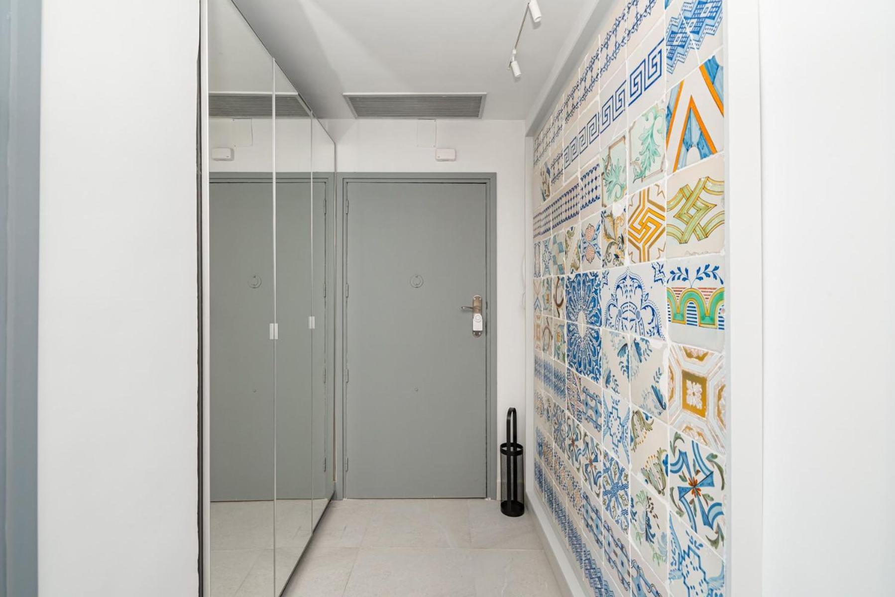 Apartment Centric Creative *