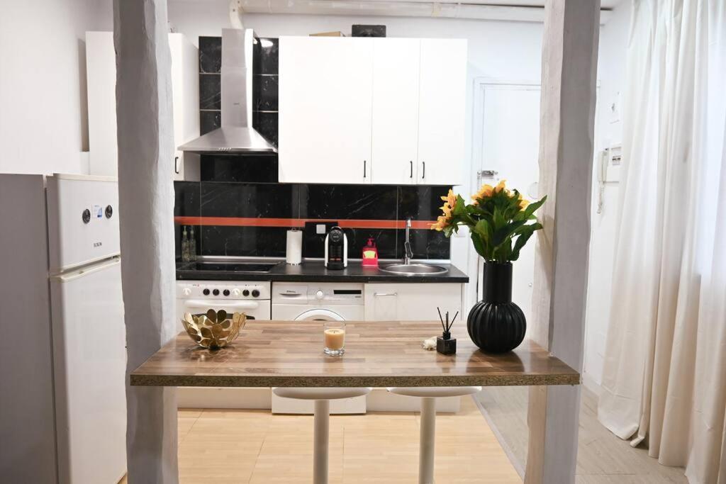 Agradable Apartamento Temporal De 1 Dormitorio En Pez30 Lejlighed *