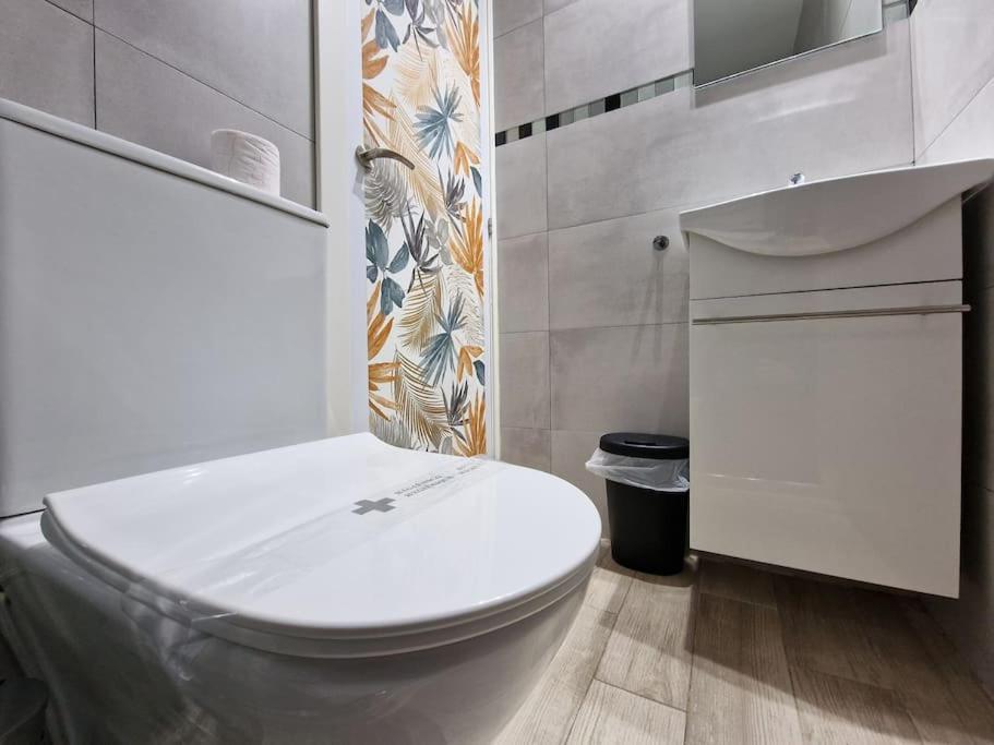 Mediodia Chica Apartamento Tipo Loft En La Latina Apartment Madrid