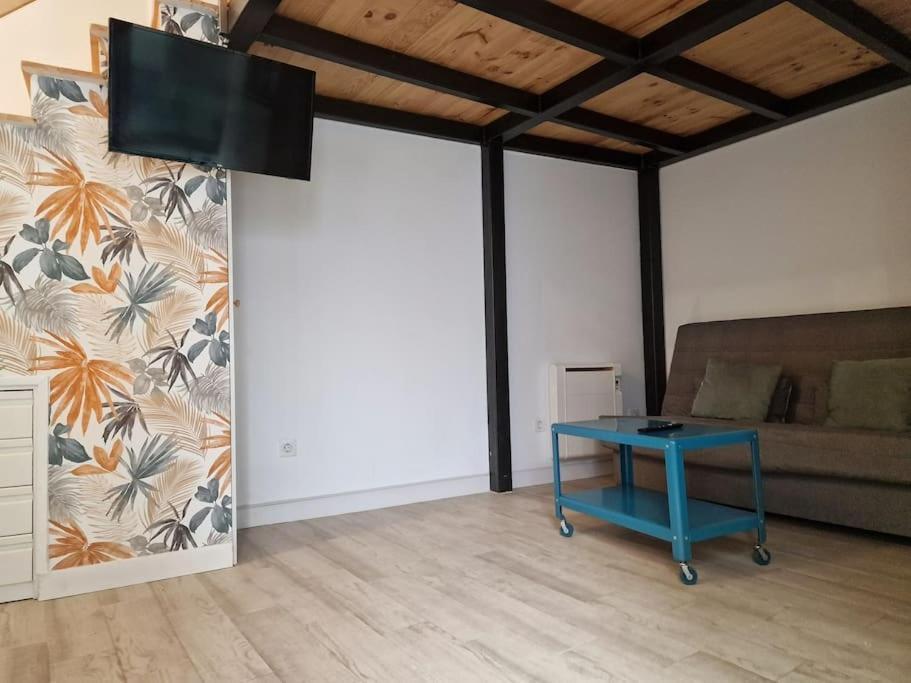Mediodia Chica Apartamento Tipo Loft En La Latina Apartment *