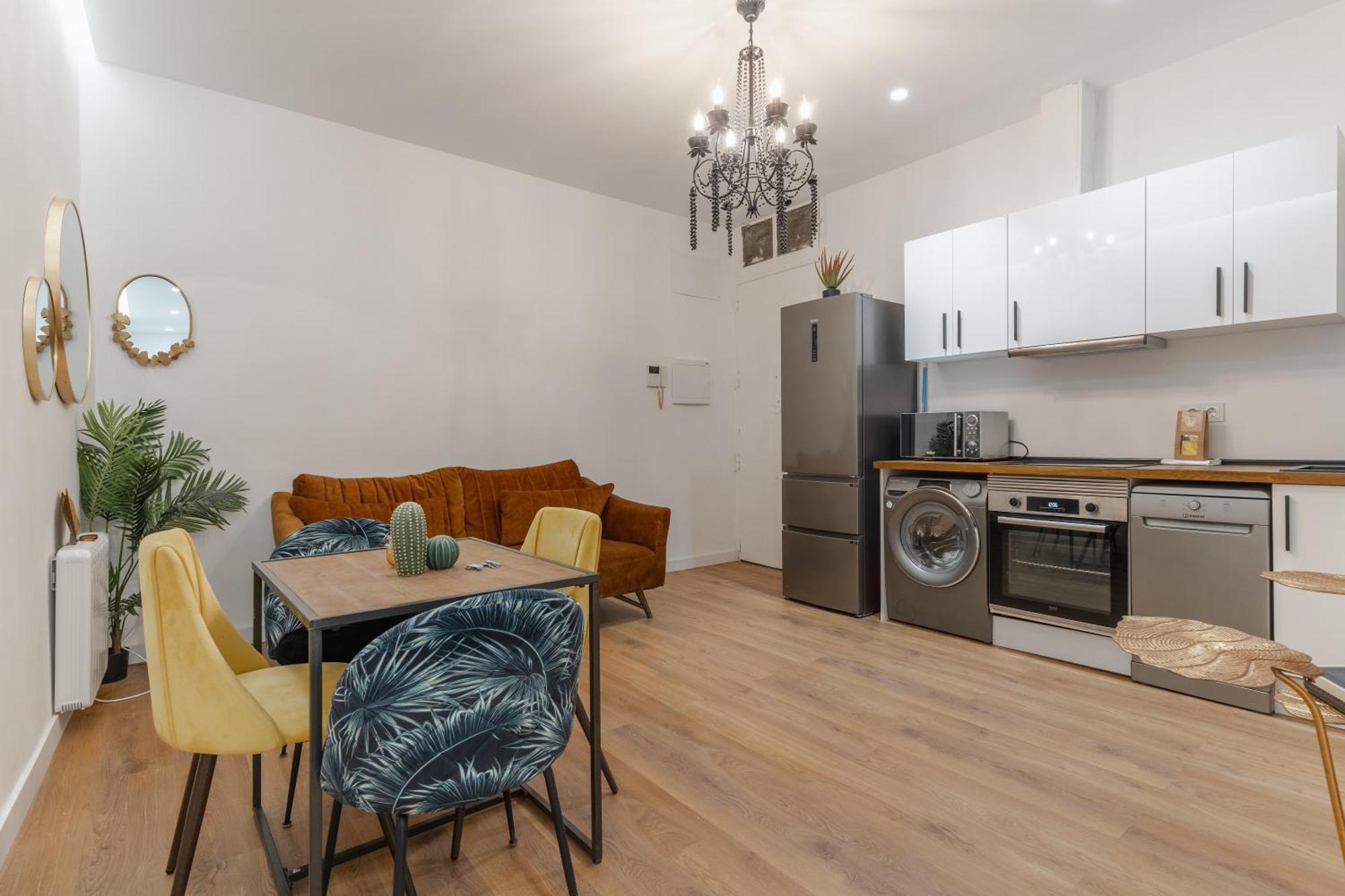 Apartment Cozy Central-2bd 2bth-chueca Madrid
