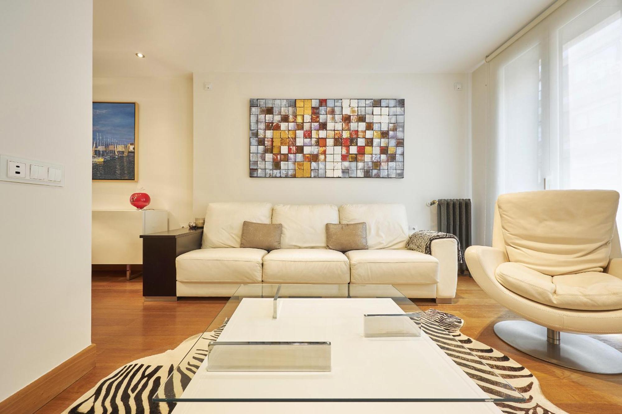 Goya Luxury, By Presidence *