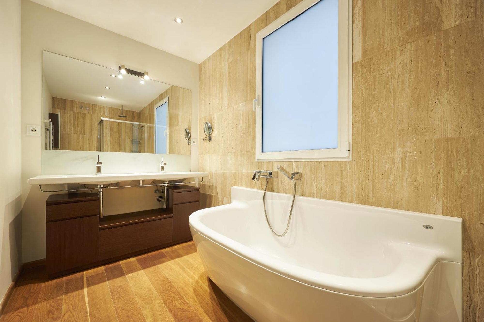 Goya Luxury, By Presidence Madrid