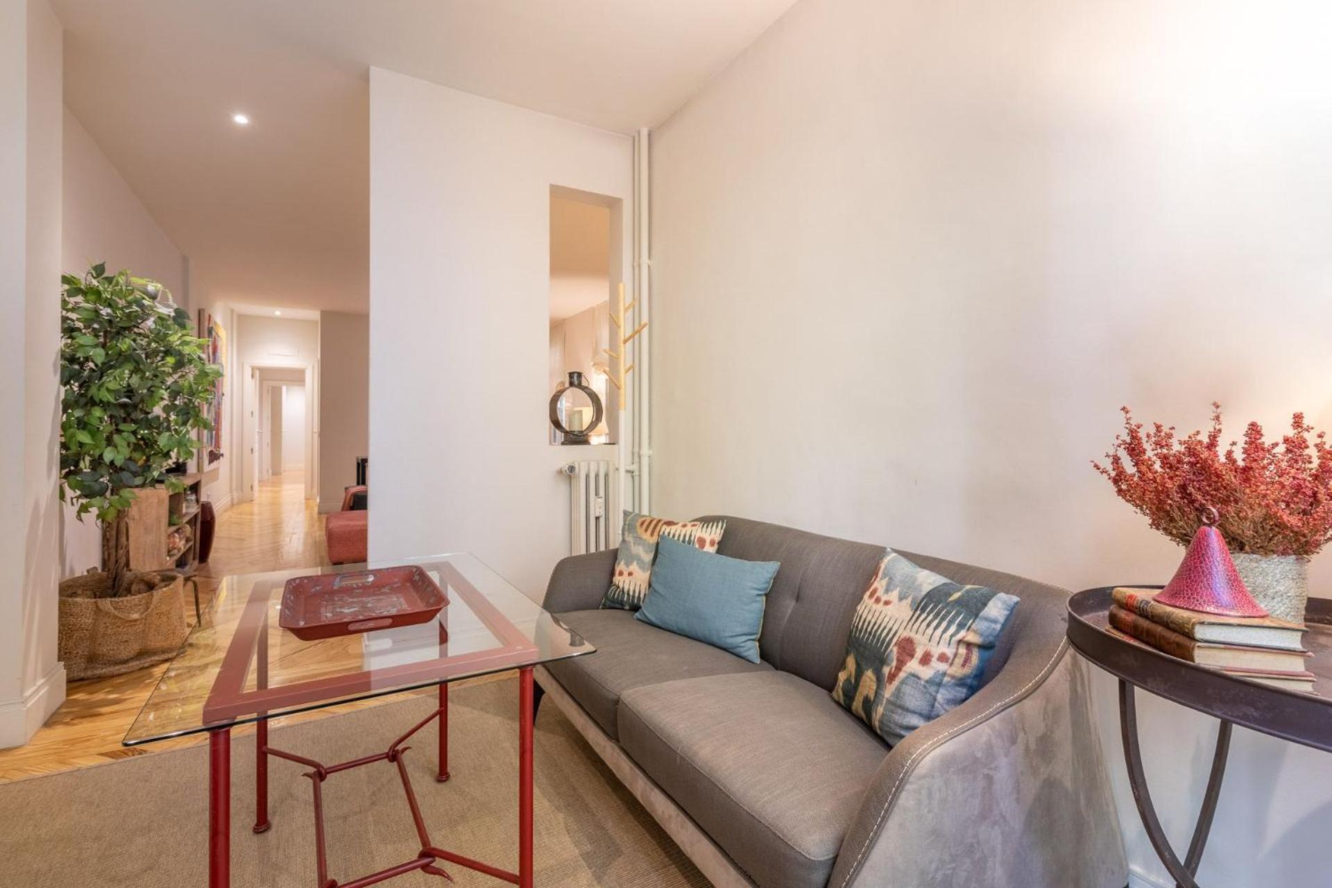 Charming 4-person In Exclusive Barrio Salamanca Castello Ii Madrid