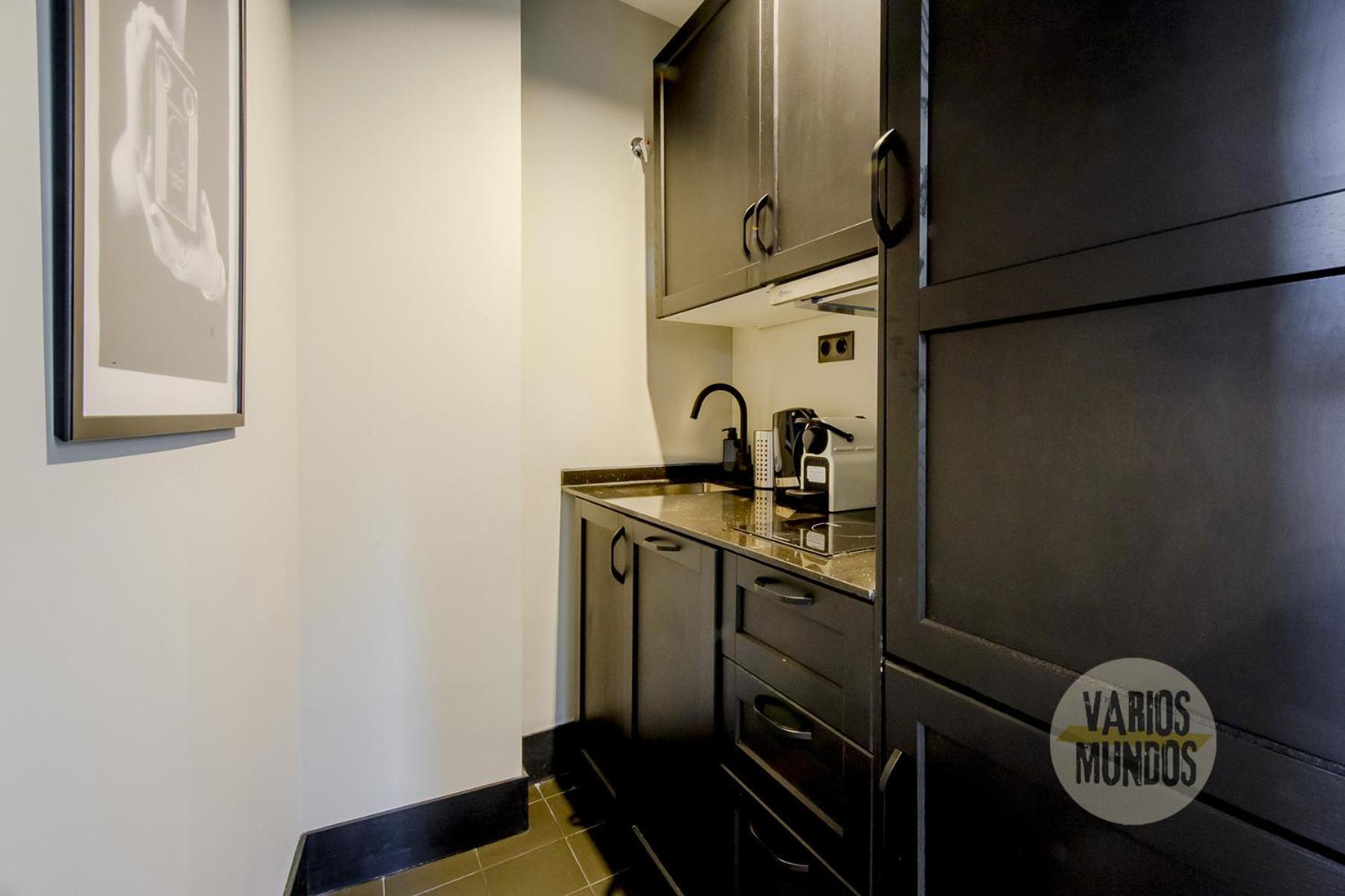 Familiar 5pax En Calle Santa Ana-centro E2 * Madri
