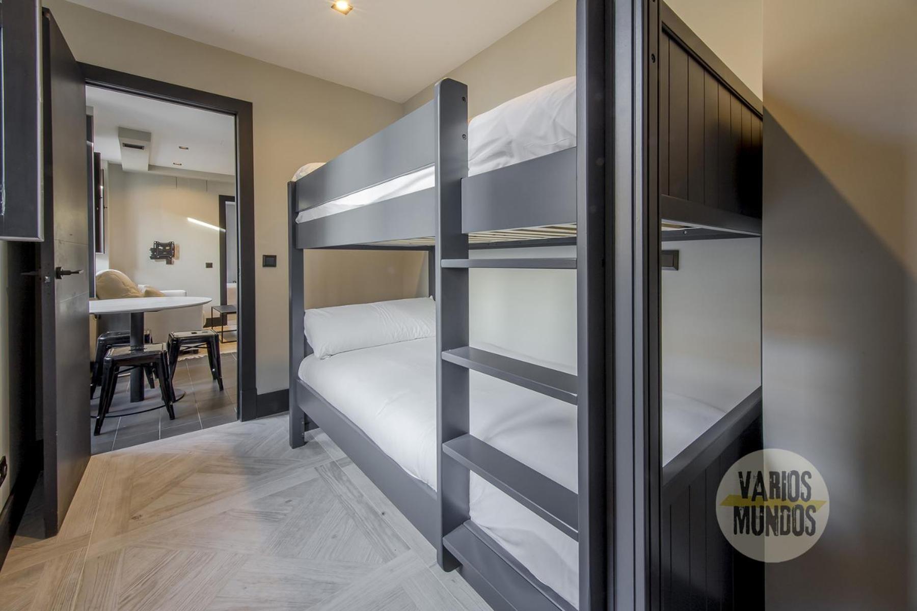 Premium 7pax En Calle Santa Ana-la Latina E2 *