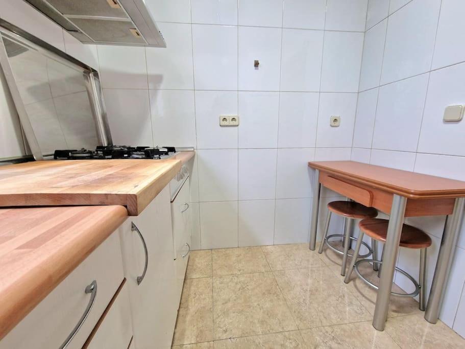 Apartment Reina Cristina, 3 Individuales En Atocha-retiro Madrid