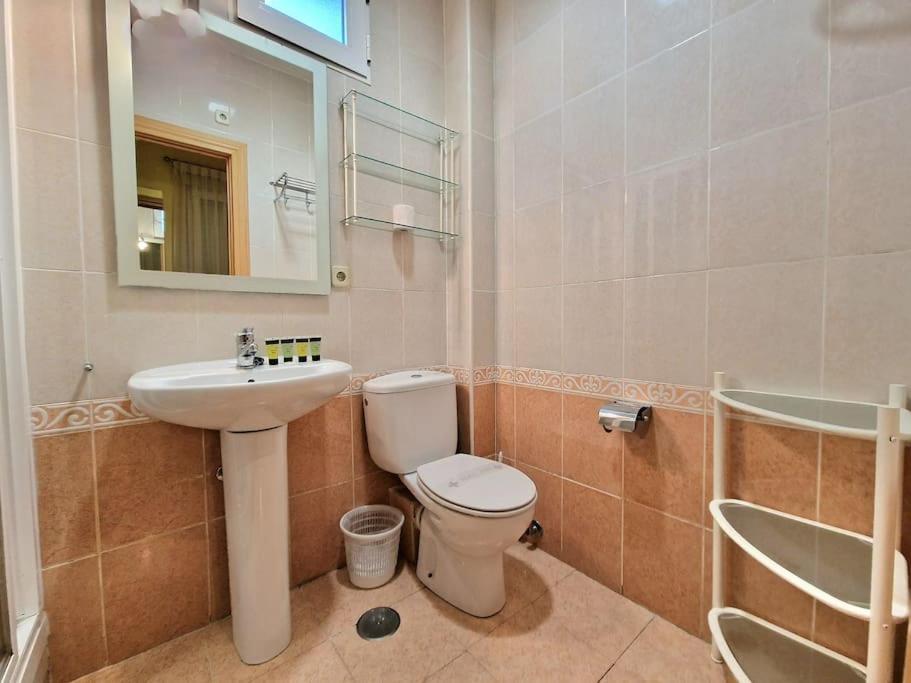 Apartment Reina Cristina, 3 Individuales En Atocha-retiro Madrid
