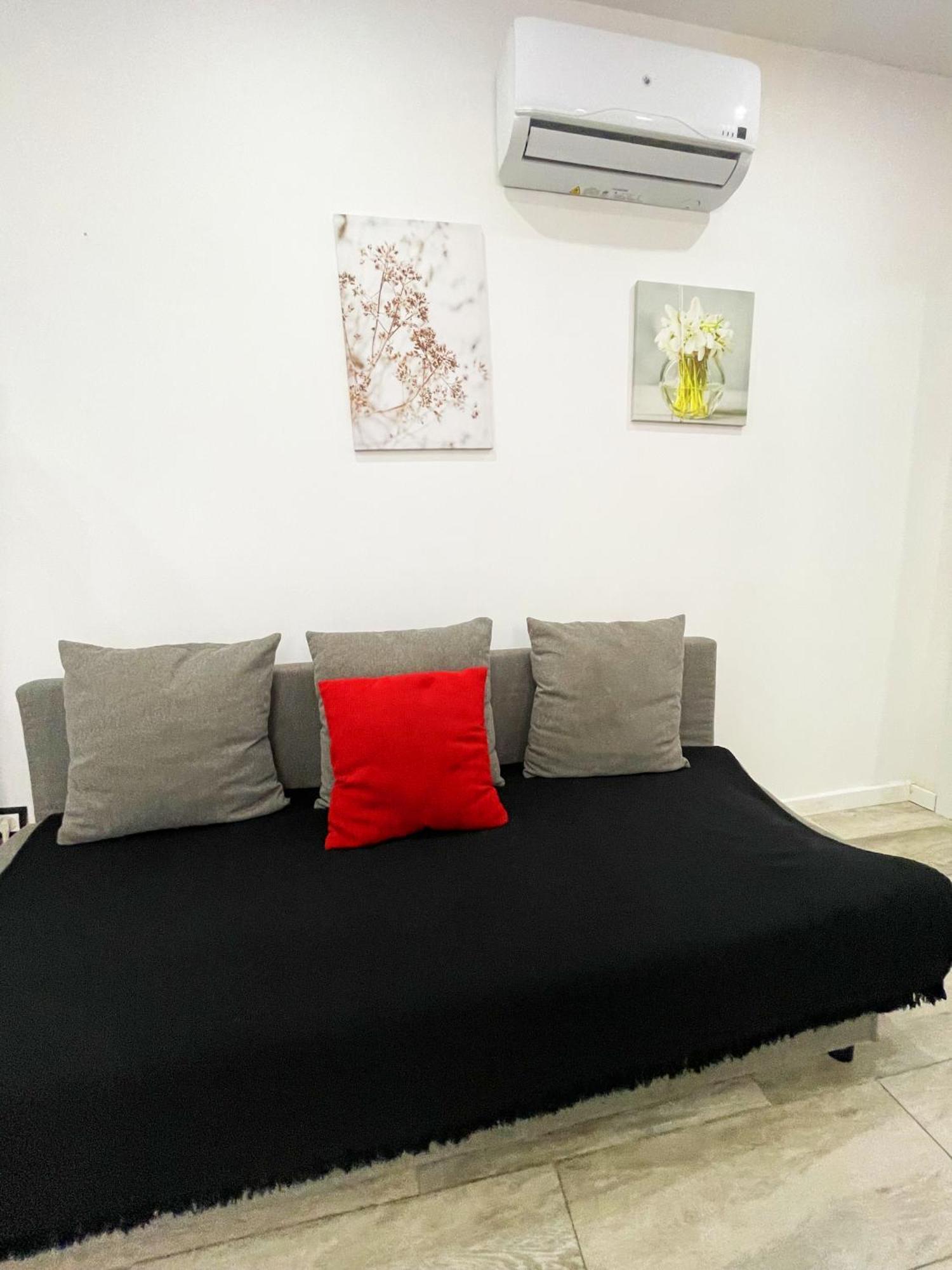 Apartment Near Metro Madrid