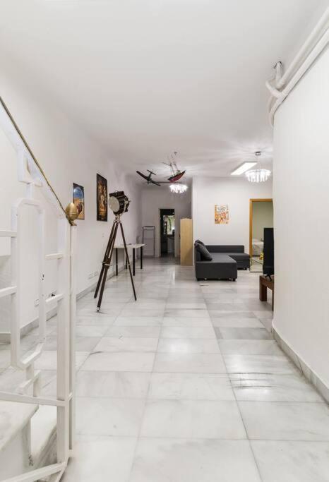 Spacious & Comfortable Flat In Gran Via-sol * Madrid