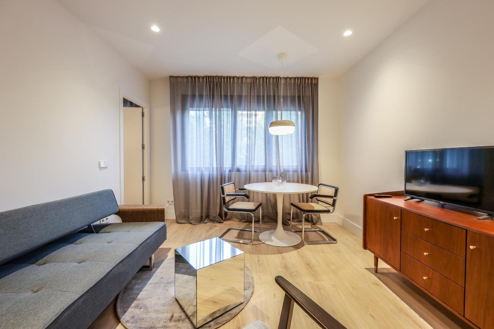 Amazinn Places Palacio Real Apartment