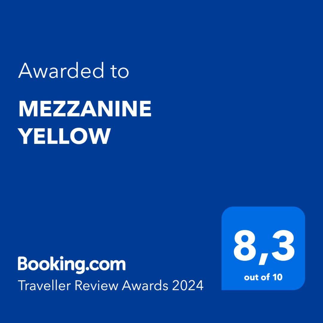 Apartment Mezzanine Yellow Madrid