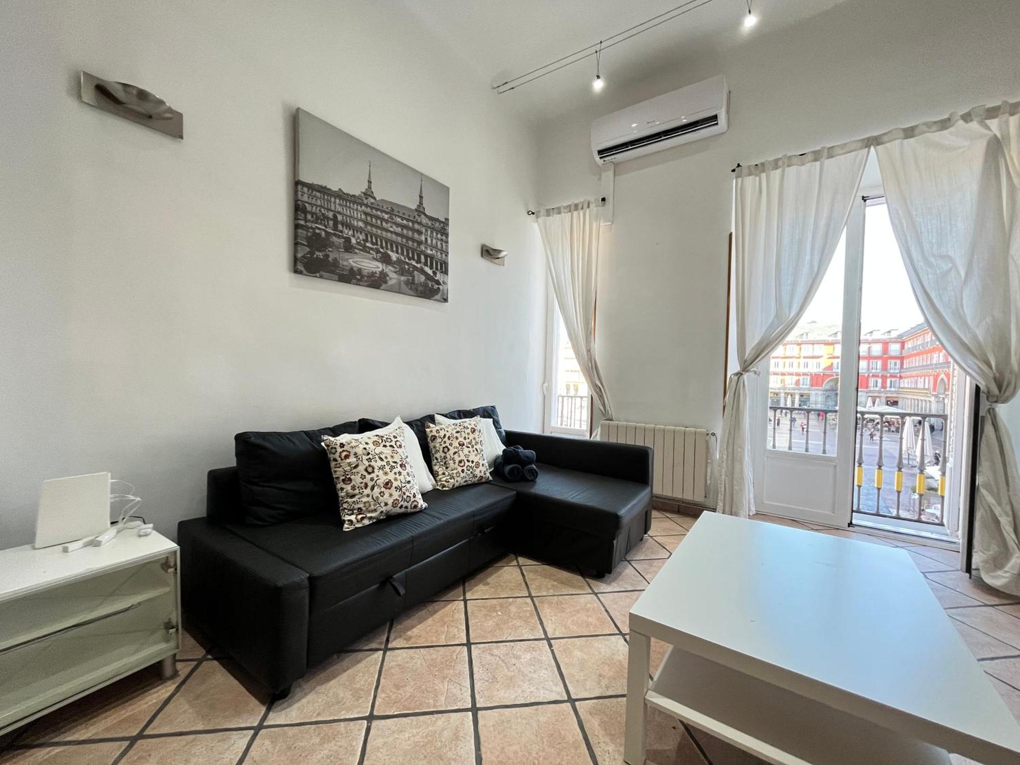 Loft Plaza Mayor 2 Temporal Apartment
