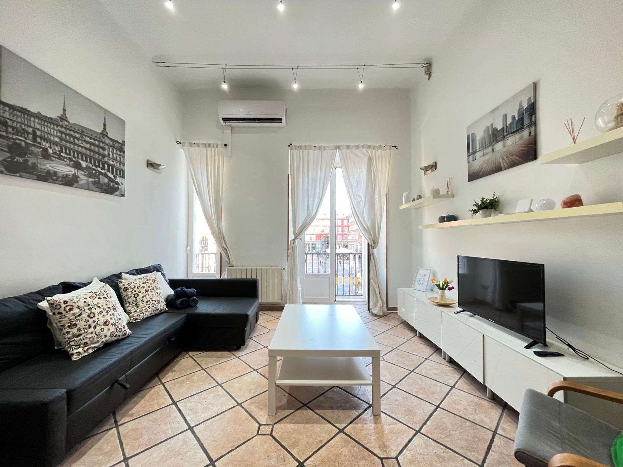 Loft Plaza Mayor 2 Temporal Apartment