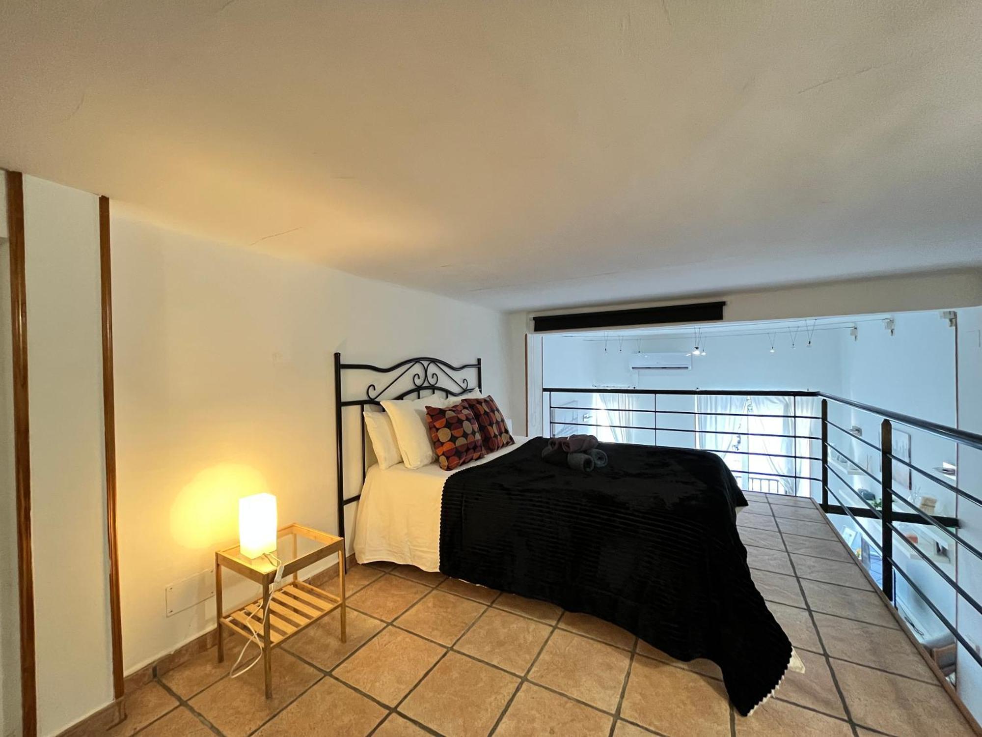 Loft Plaza Mayor 2 Temporal Apartment *