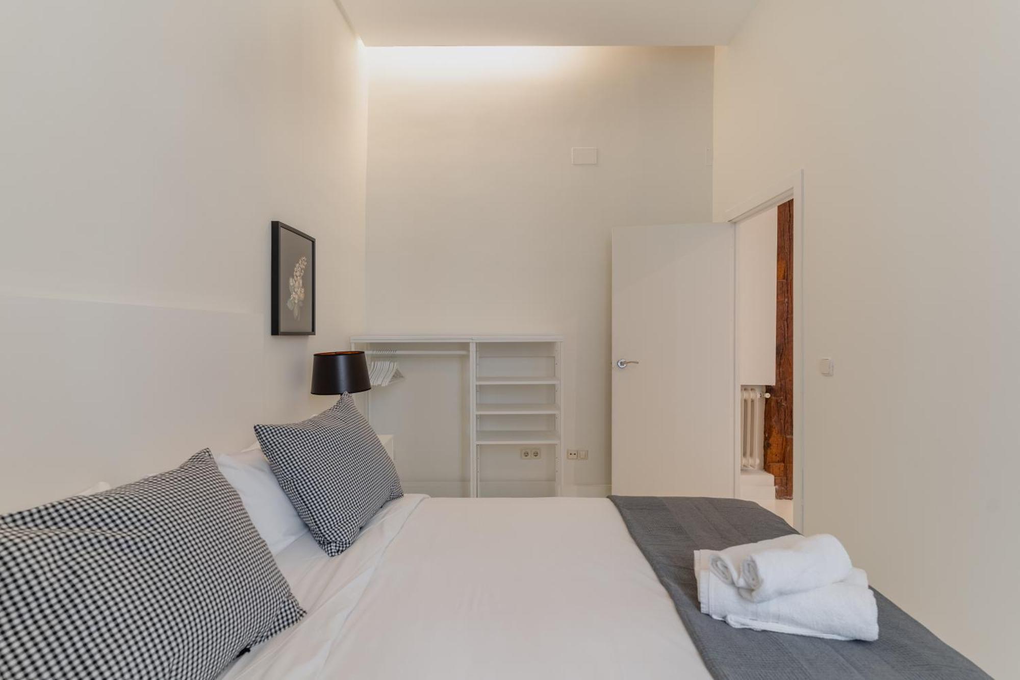 Spacious Modern-3bedrooms 2bathrooms-plaza Mayor Apartment