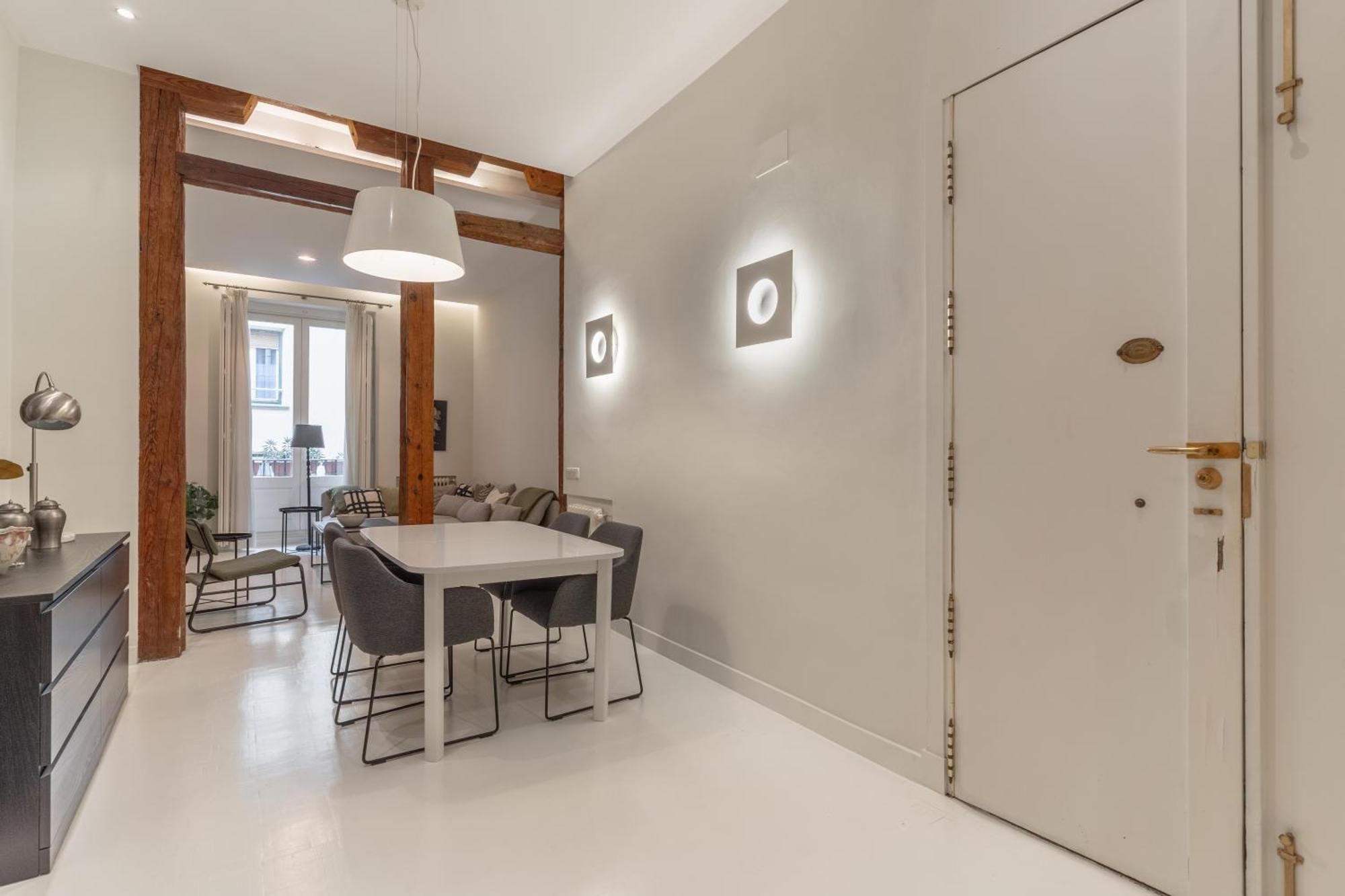 Spacious Modern-3bedrooms 2bathrooms-plaza Mayor Apartment *