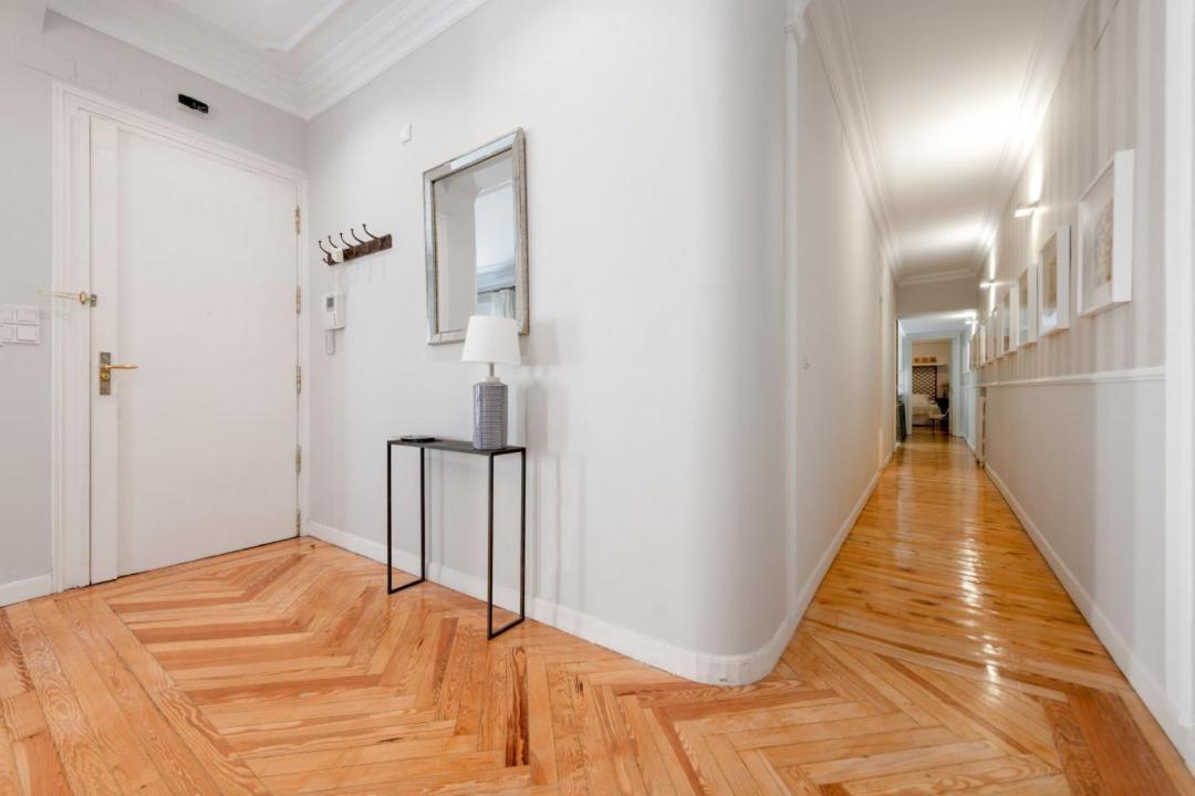 Apartment Spacious Bright- 2bd 2bth- Recoletos *