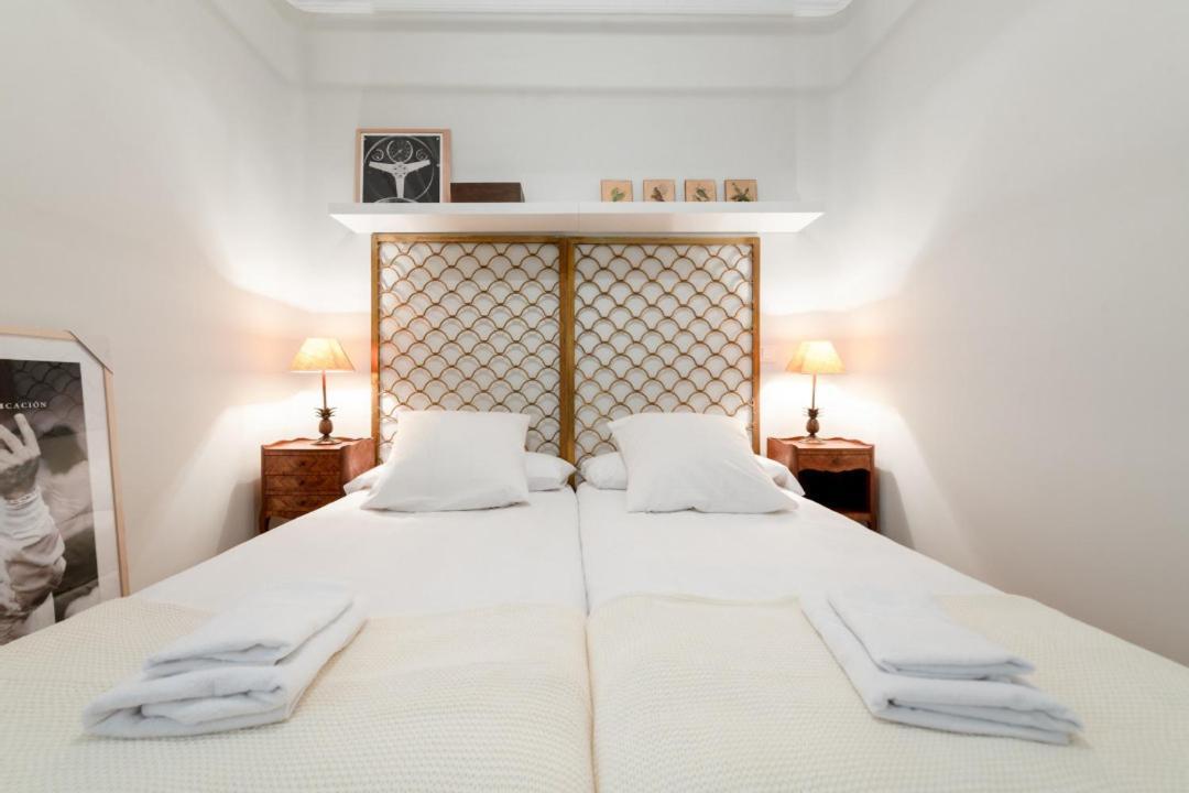 Spacious Bright- 2bd 2bth- Recoletos Apartment