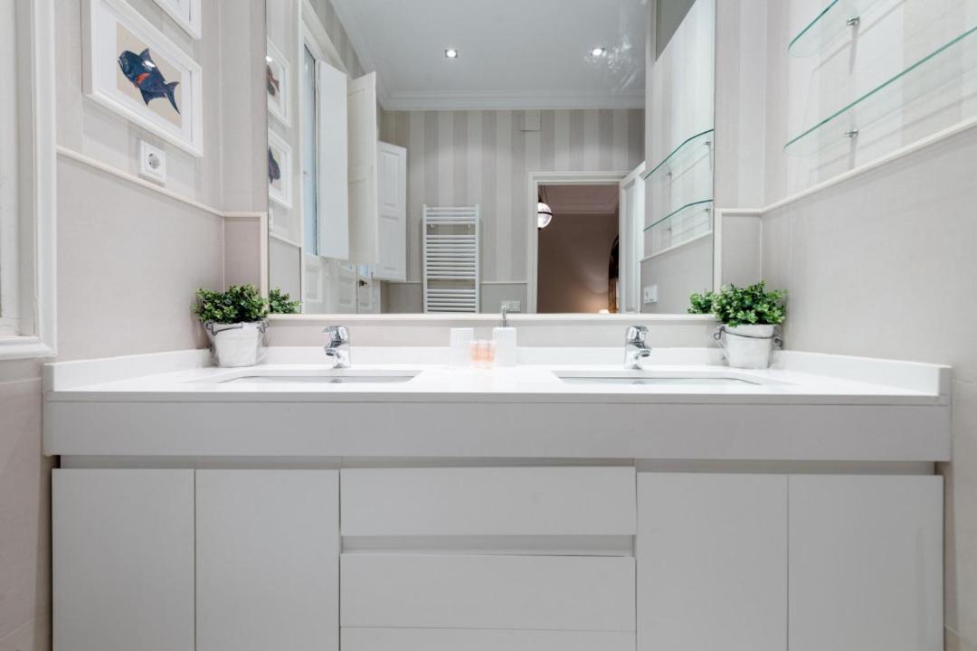 Spacious Bright- 2bd 2bth- Recoletos
