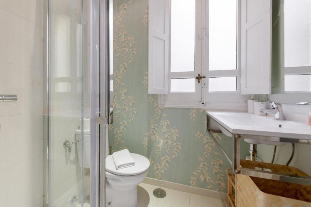 Spacious Bright- 2bd 2bth- Recoletos * Madrid