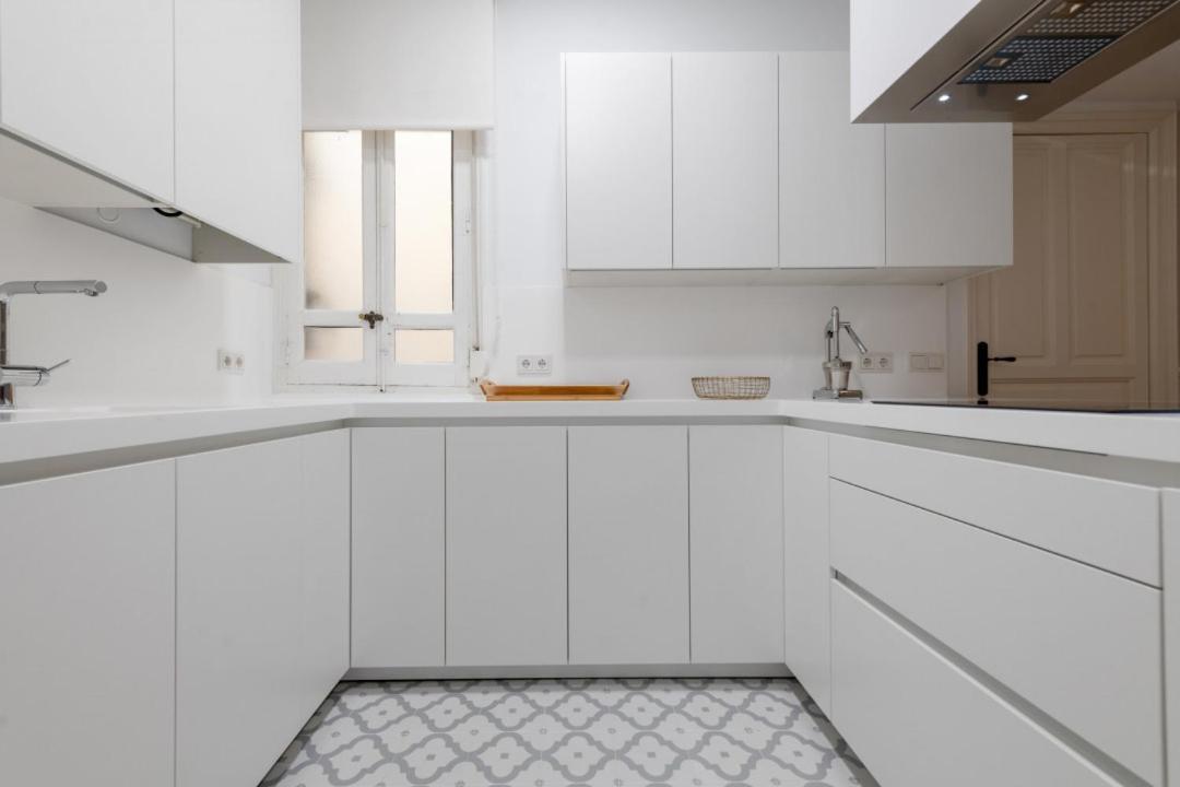 Spacious Bright- 2bd 2bth- Recoletos