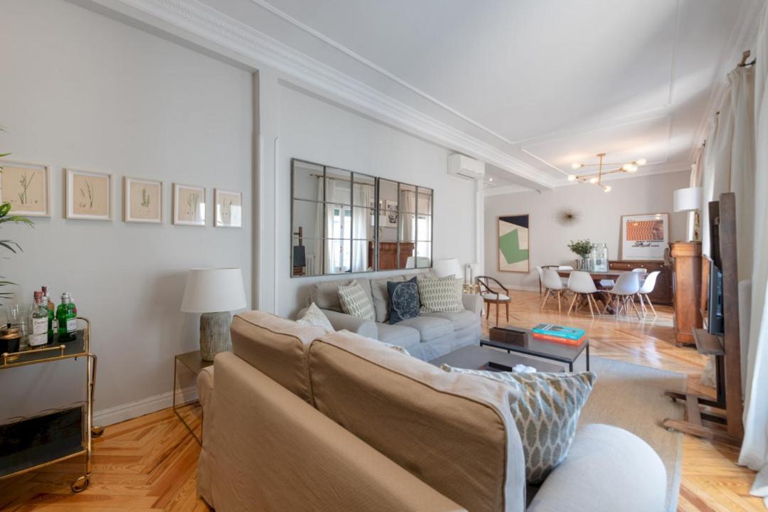Spacious Bright- 2bd 2bth- Recoletos Apartamento *