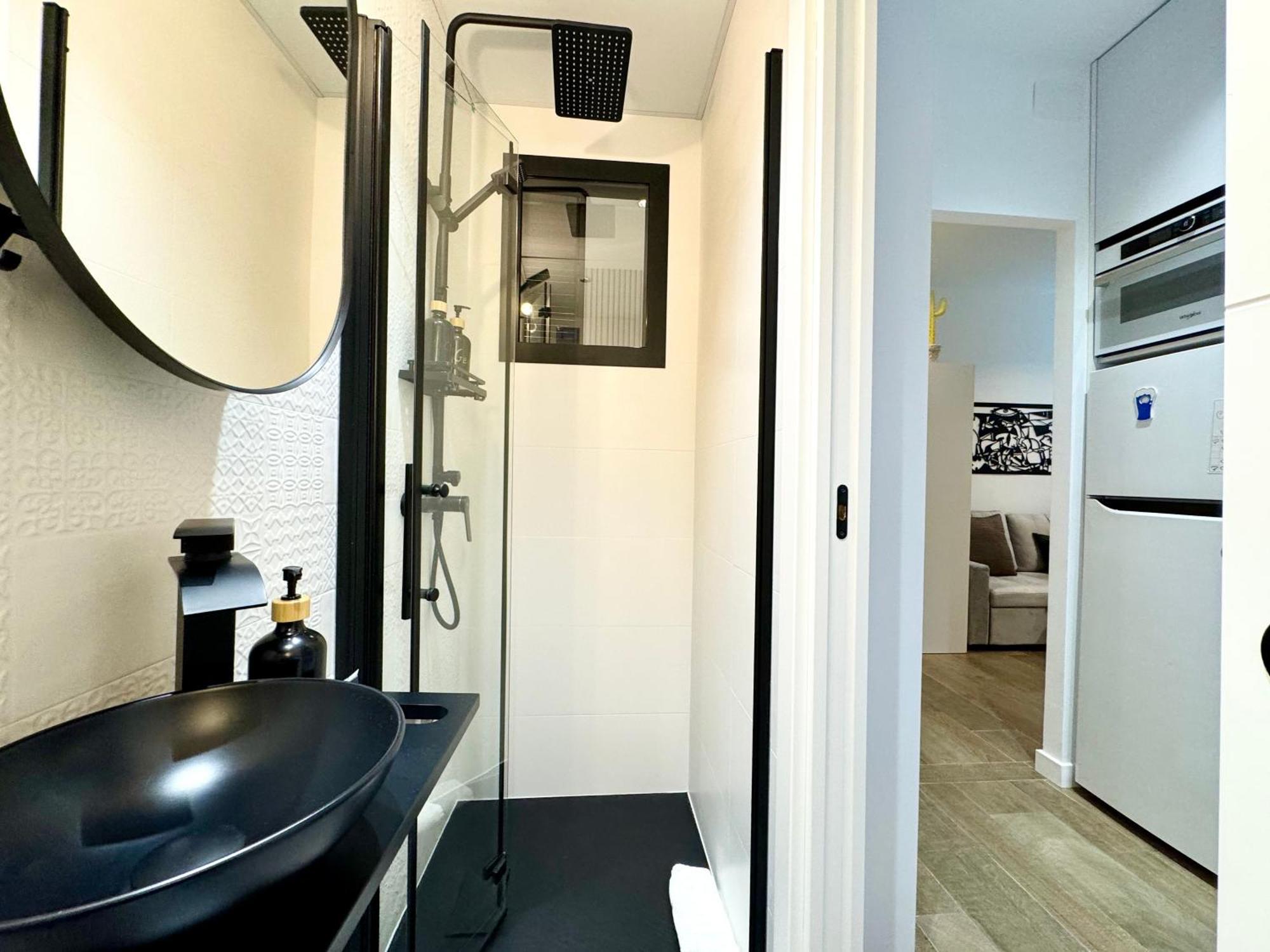 Luxury Flat Center & Parking Free Non Touristic Apartamento *