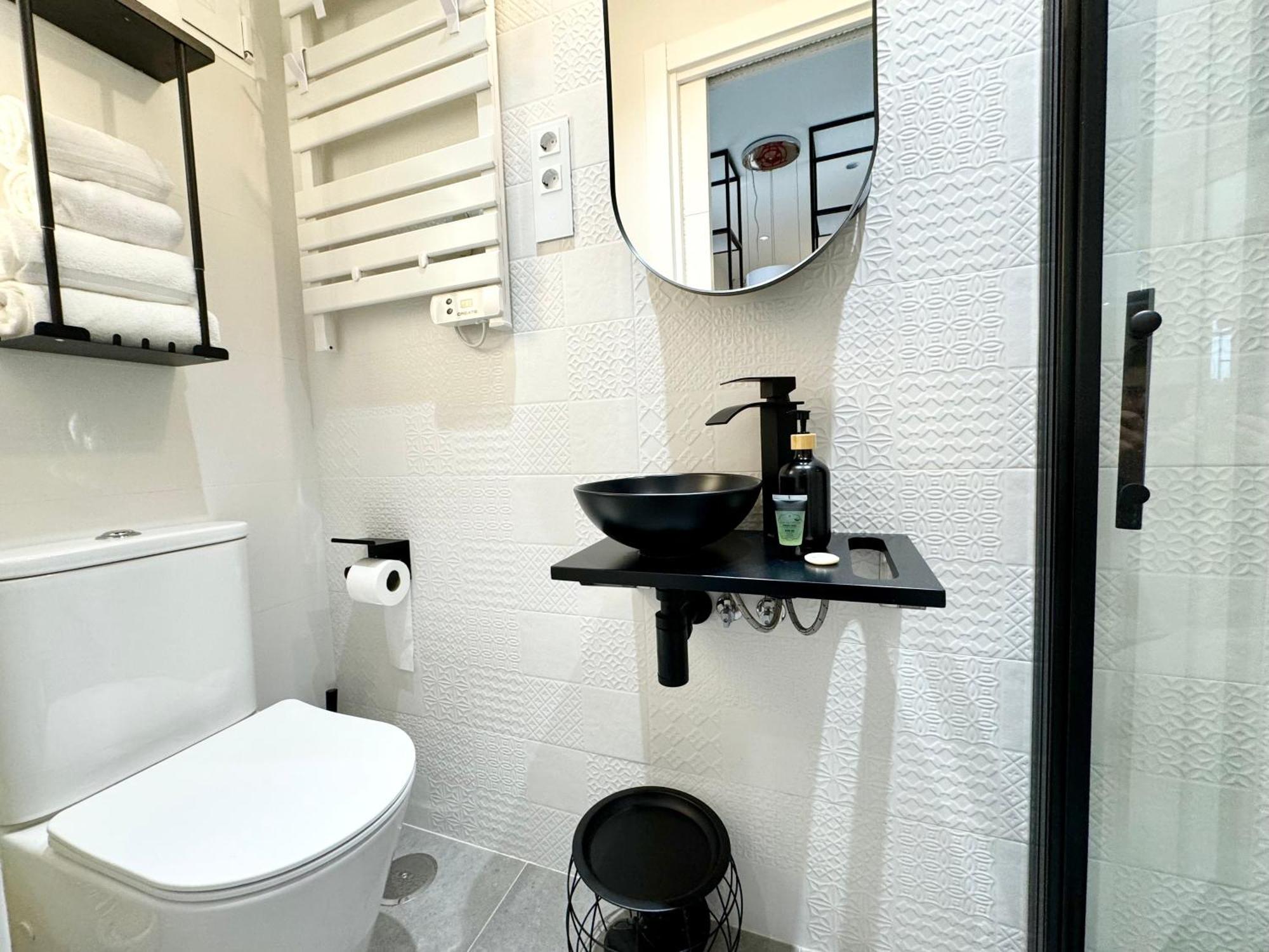 Luxury Flat Center & Parking Free Non Touristic Madri