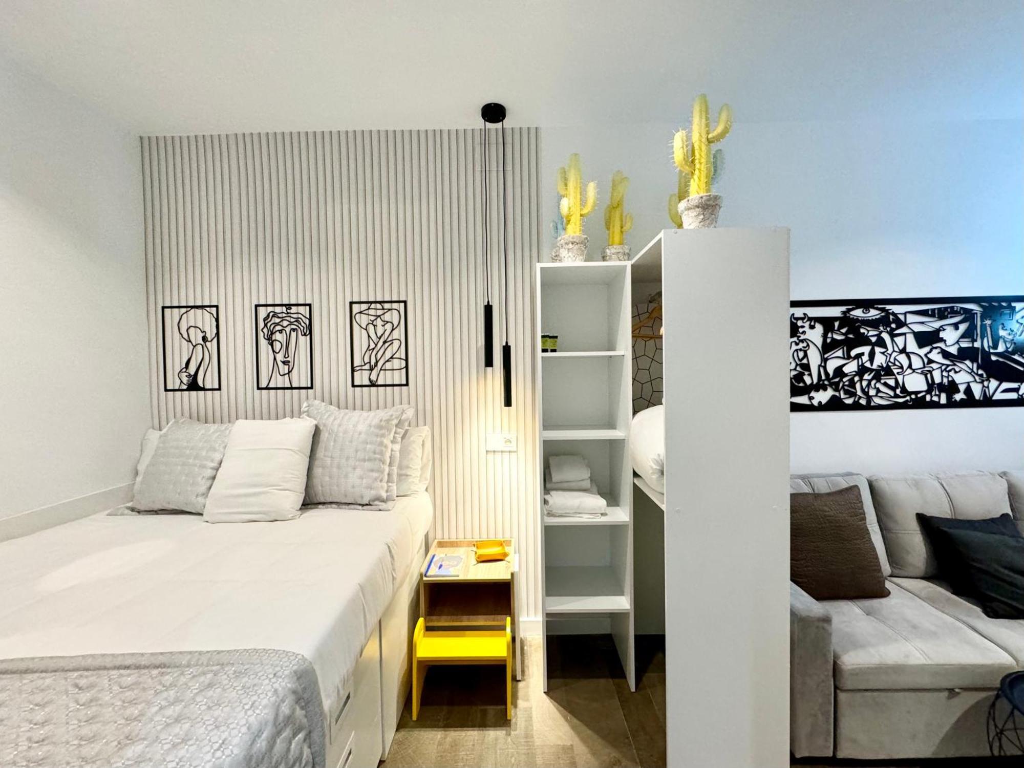 Luxury Flat Center & Parking Free Non Touristic Apartamento *