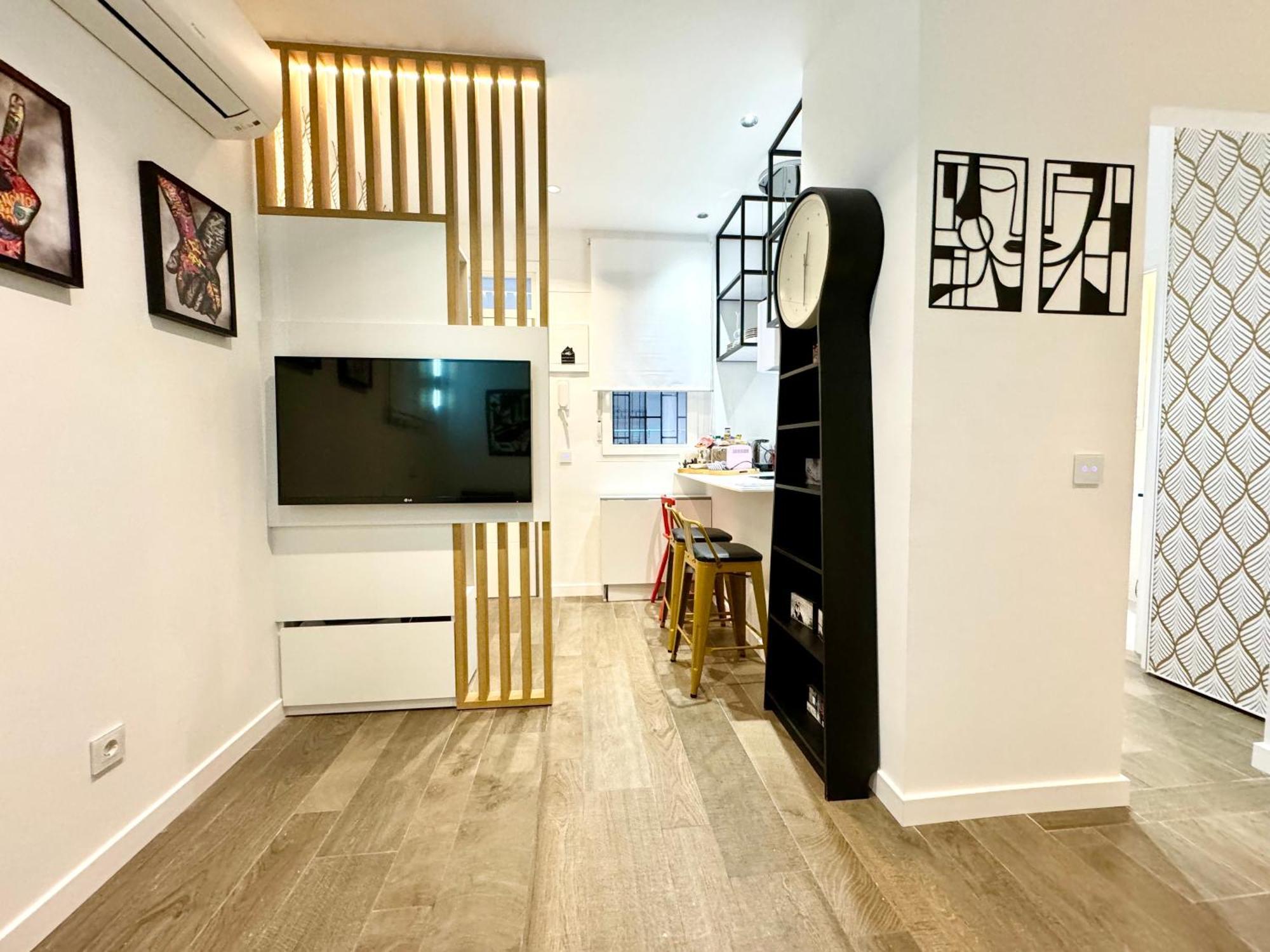 Luxury Flat Center & Parking Free Non Touristic Apartamento