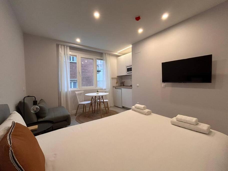 Cozy In Tetuan - En 1/7 Apartment Madrid