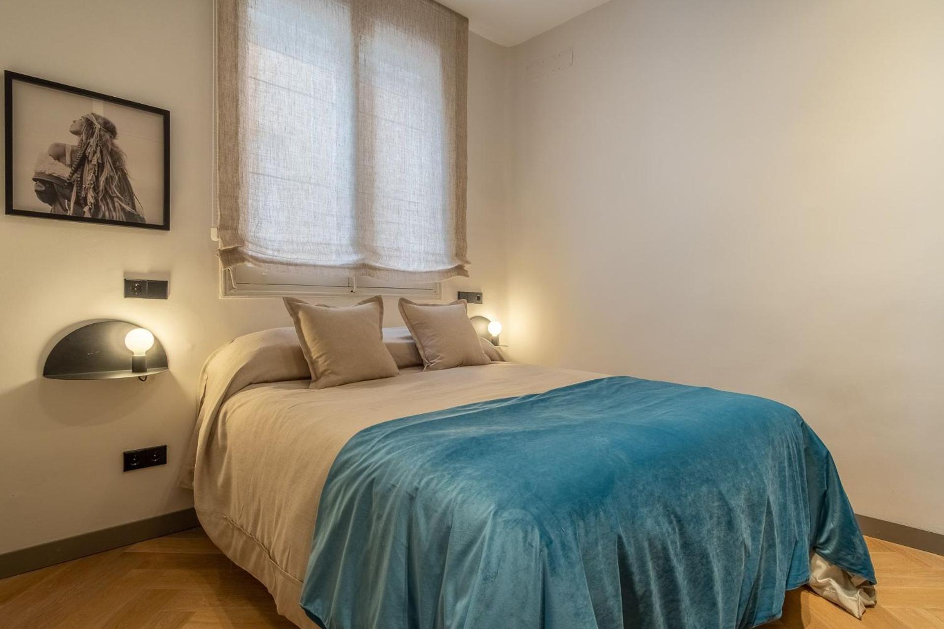 Apartment Spacious 3-bedroom Luxury In The Heart Of Barrio Salamanca Perfect For 6,velazquez I Madrid