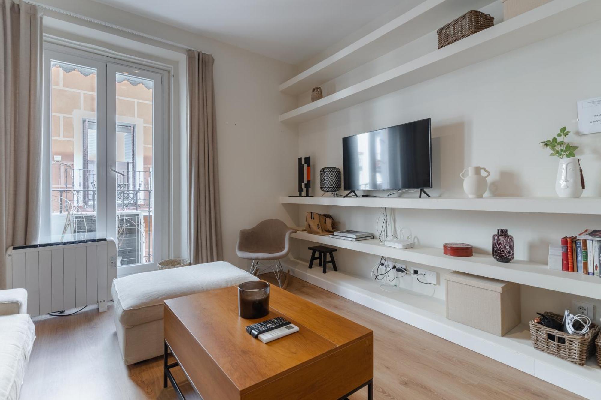 Apartment Centric- 1bd 1bth Furnished - Chueca *