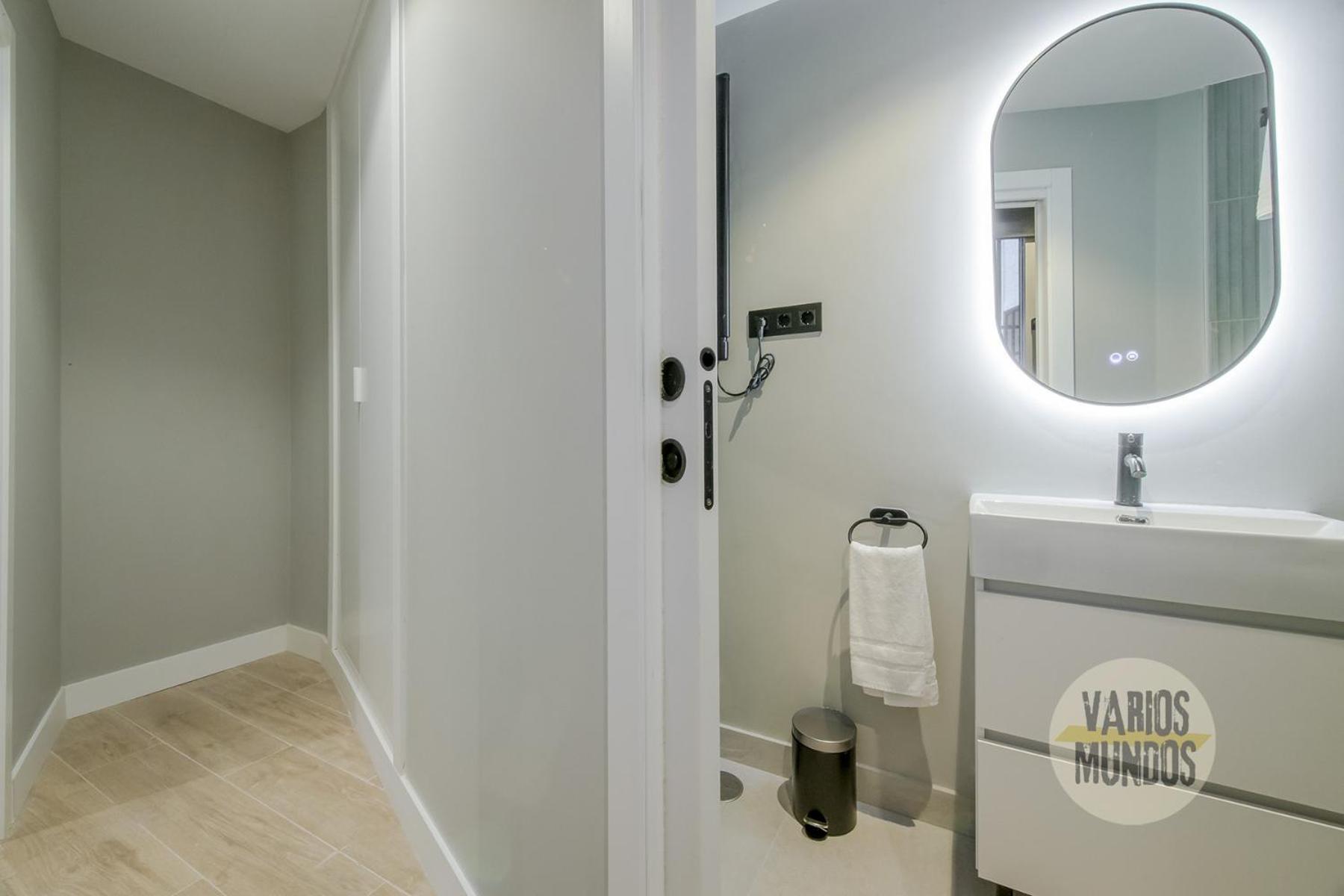 Apartment Centrico And New Bajo 10pax En Gran Via