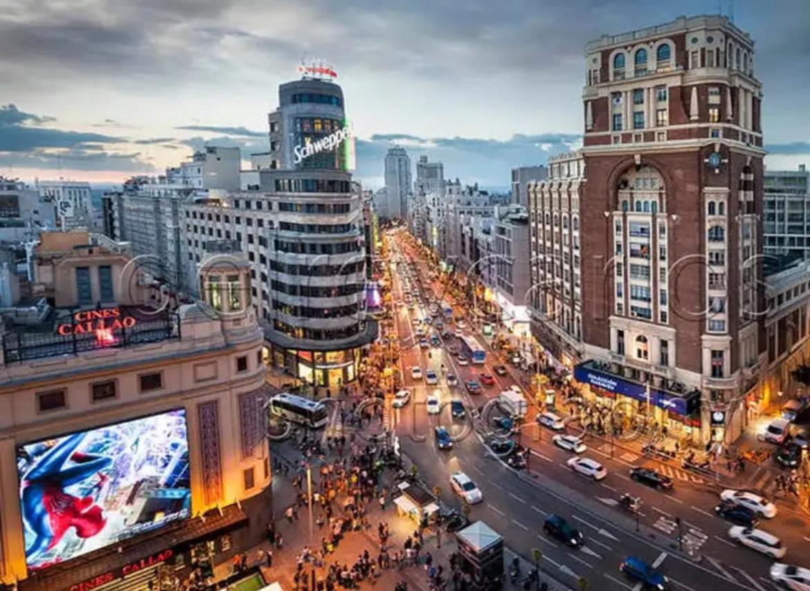 Puerta Del Sol House Madri