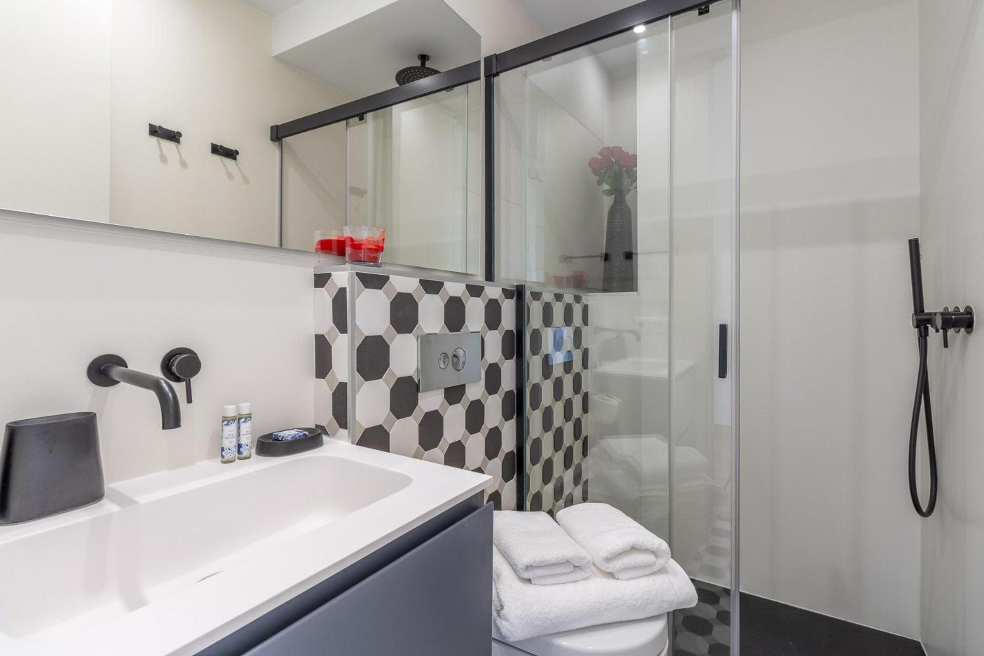 Apartment Charming 1-bedroom By Plaza Colon Ideal Location Colon Ii Madrid