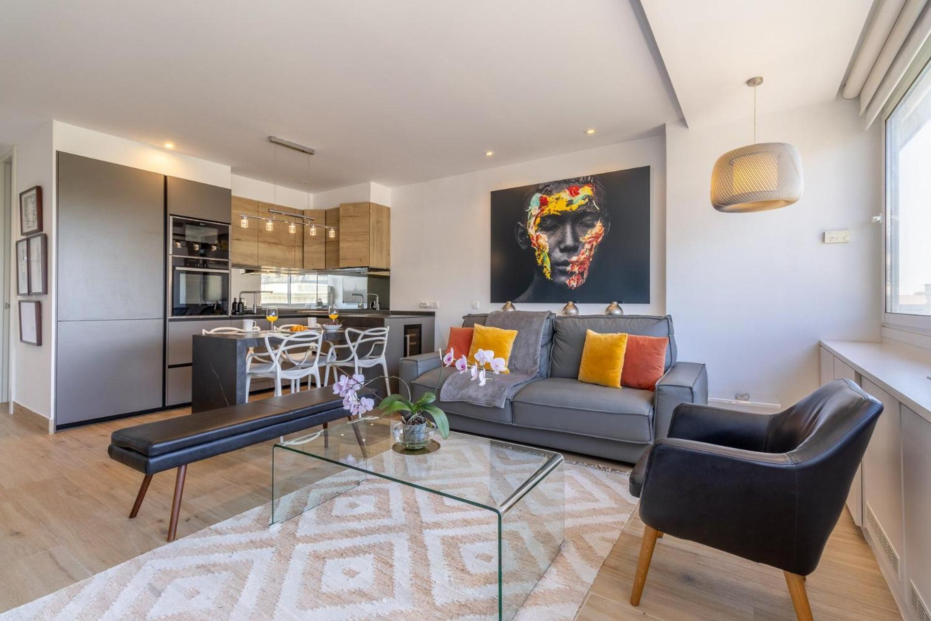 Charming 1-bedroom By Plaza Colon Ideal Location Colon Ii Apartment *