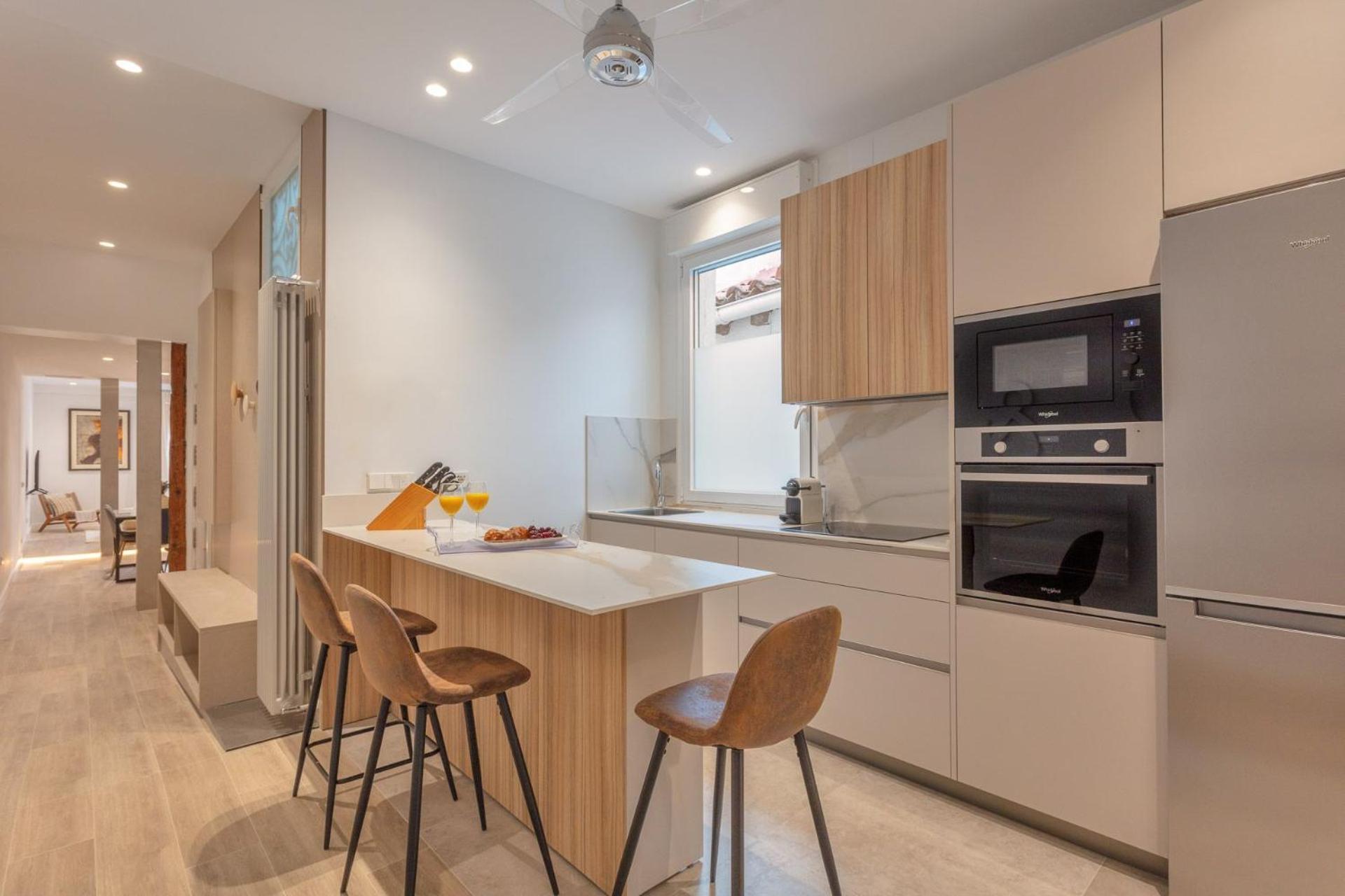 Spacious 2-bedroom In Steps Away From Plaza Espana Conde Duque I Lejlighed Madrid
