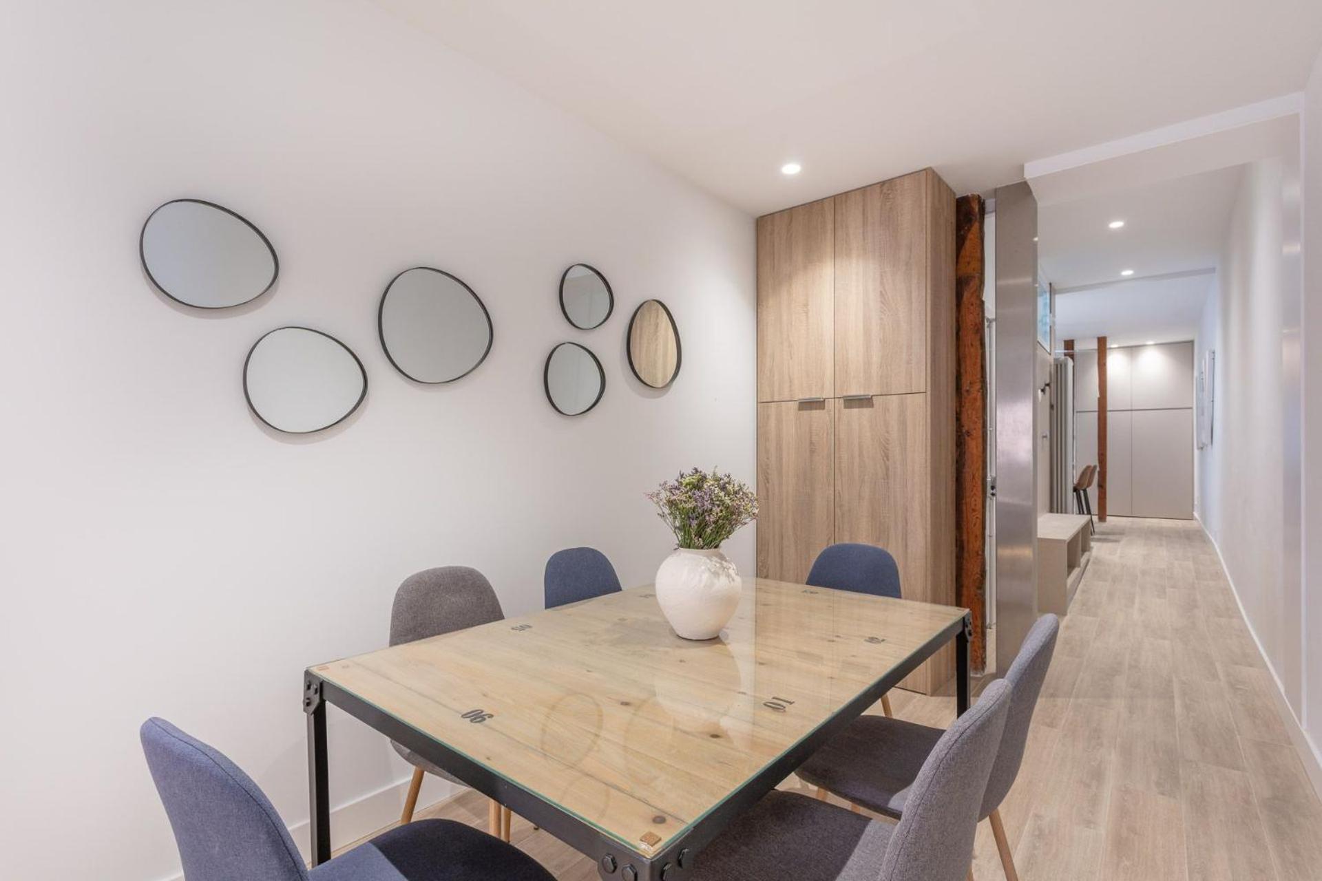 Spacious 2-bedroom In Steps Away From Plaza Espana Conde Duque I Lejlighed