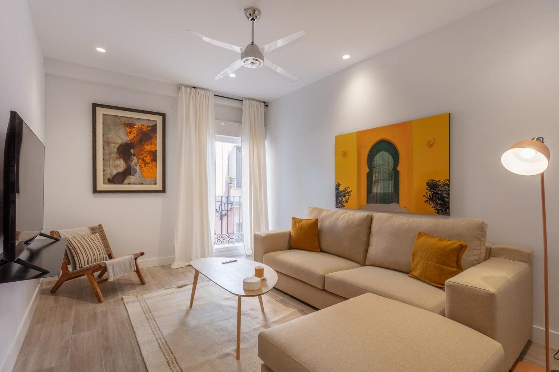 Spacious 2-bedroom In Steps Away From Plaza Espana Conde Duque I Lejlighed Madrid