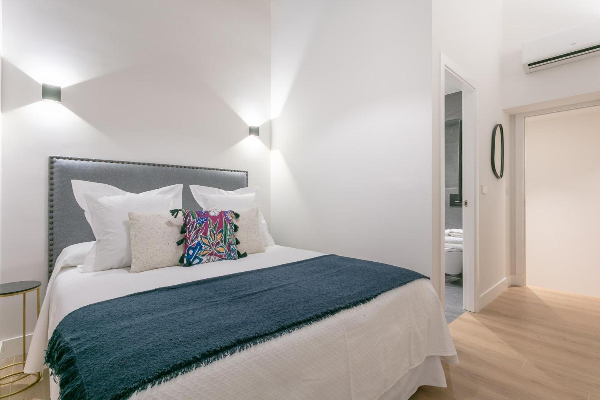 8-person Luxury In The Heart Of Prime Location Fuencarral I