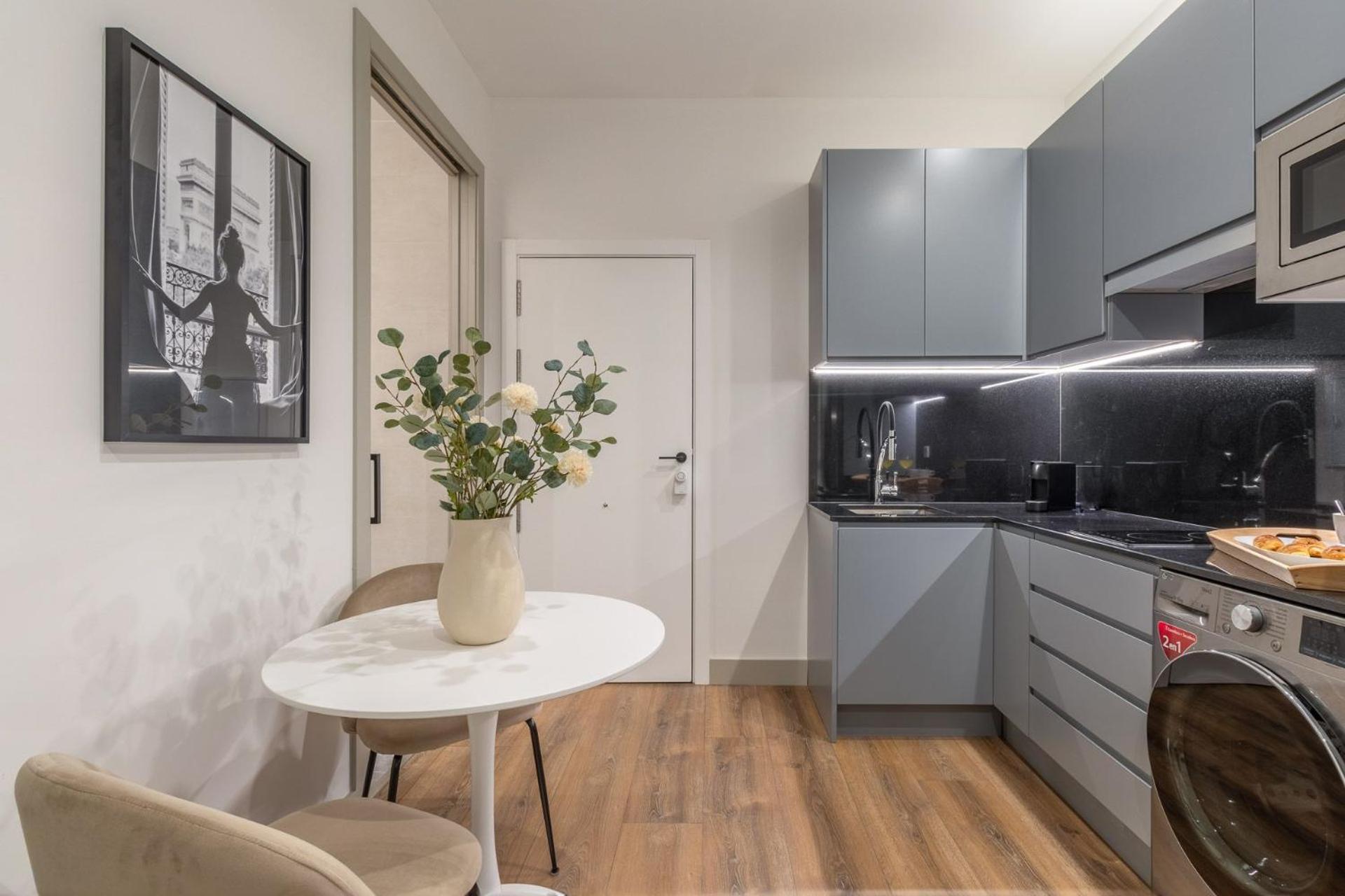 Apartment Accessible 2-single Bed In Chamberi Adapted Bathroom, Quevedo Iii *