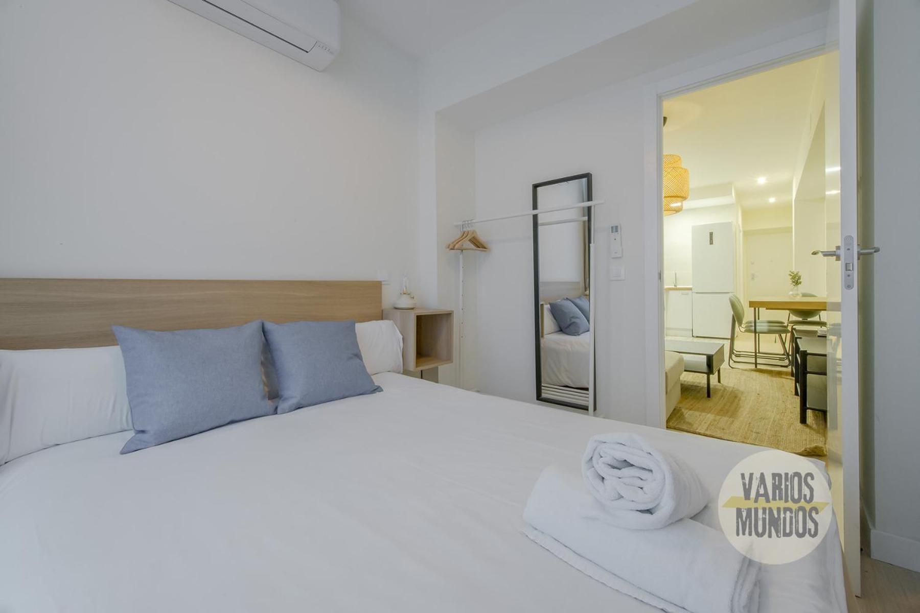 Cool 9pax En Plena Plaza De Chueca Apartment